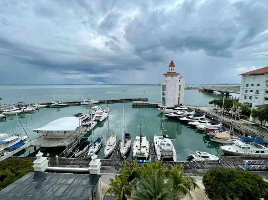 2 bedroom Suite with Sea View At Straits Quay