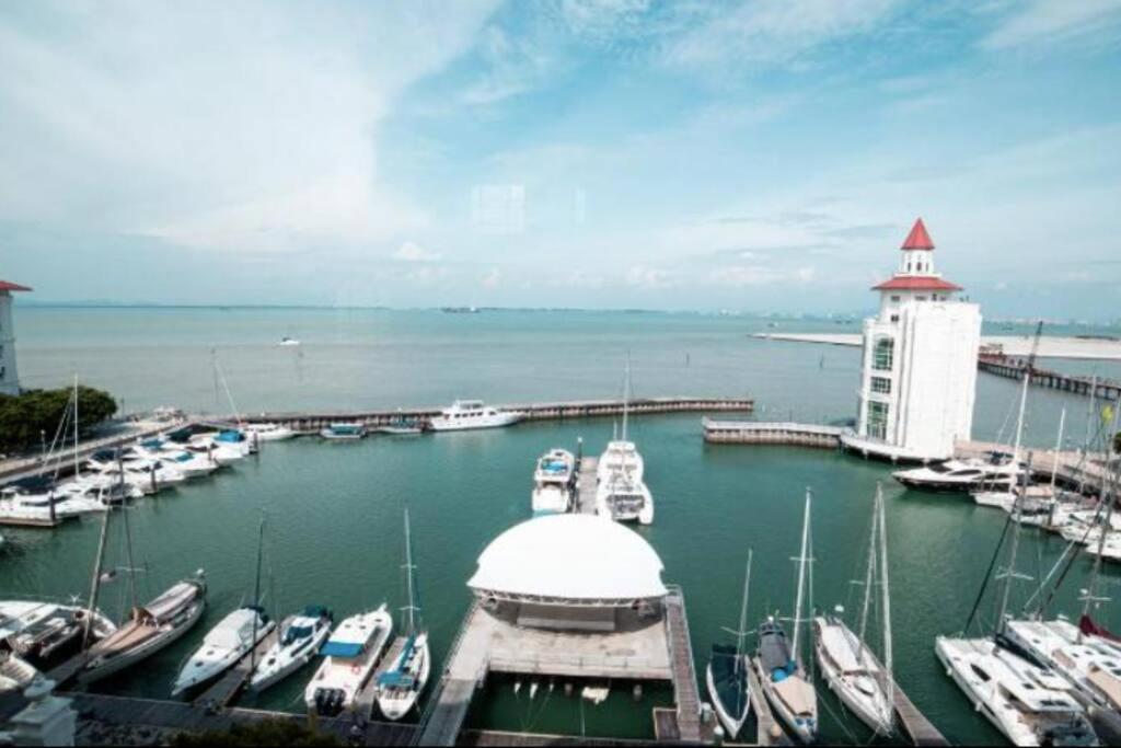 2 bedroom Suite with Sea View At Straits Quay