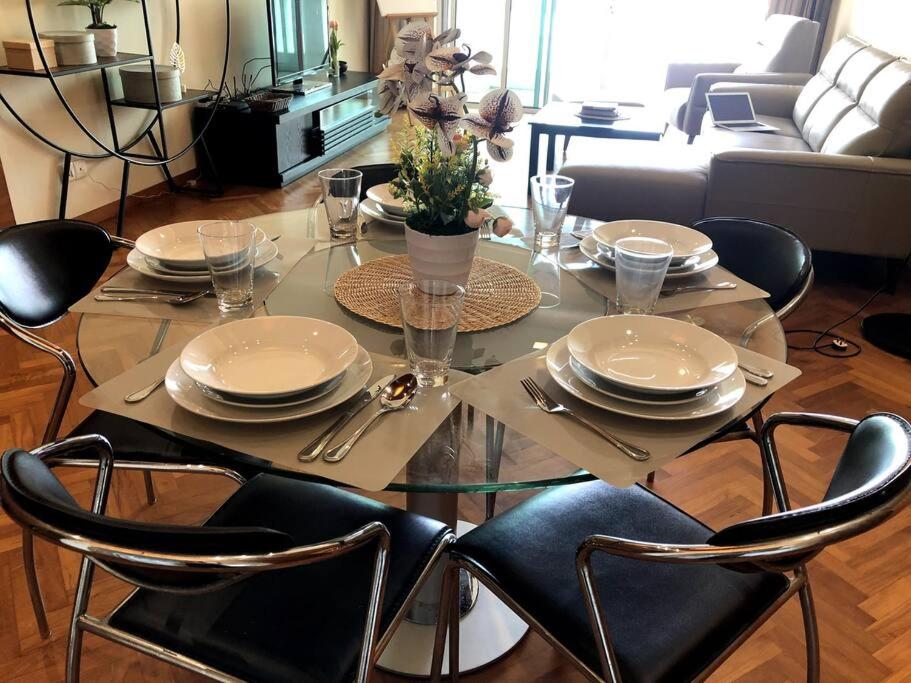 2 bedroom Suite with Sea View At Straits Quay
