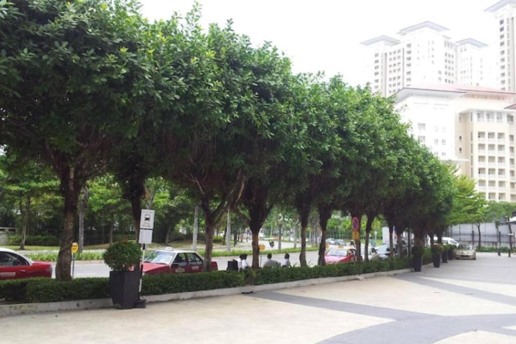 2 bedroom Suite with Sea View At Straits Quay