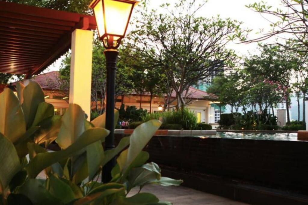 2 bedroom Suite with Sea View At Straits Quay
