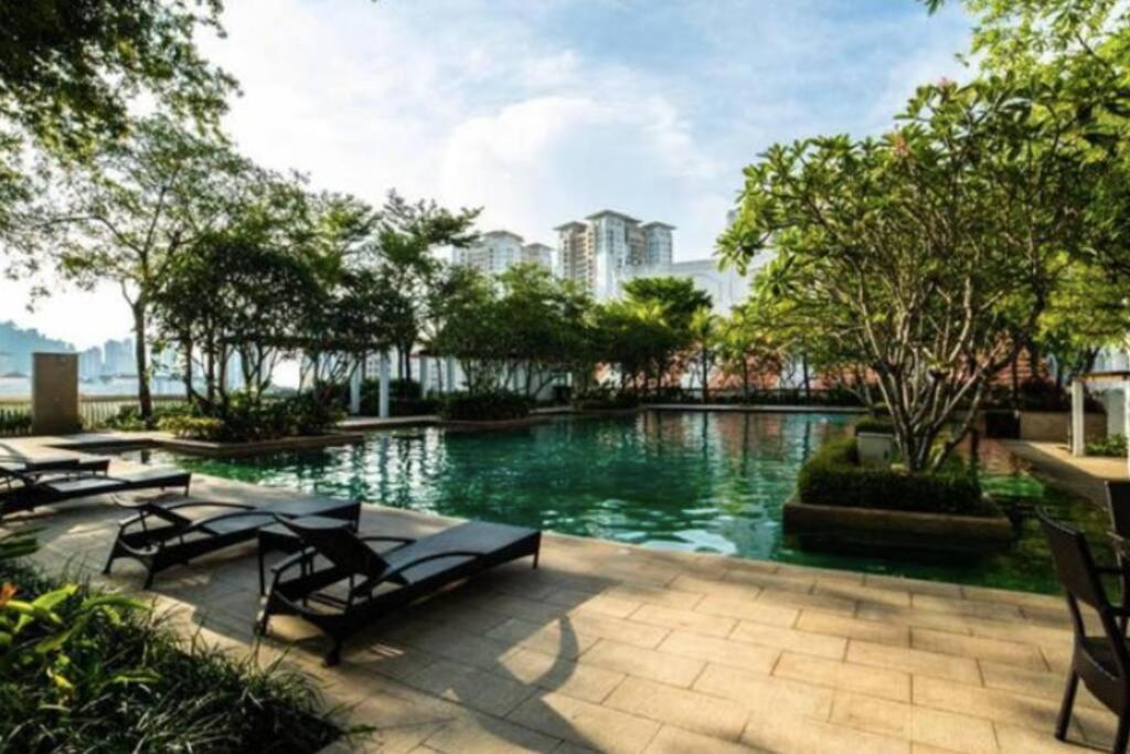 2 bedroom Suite with Sea View At Straits Quay