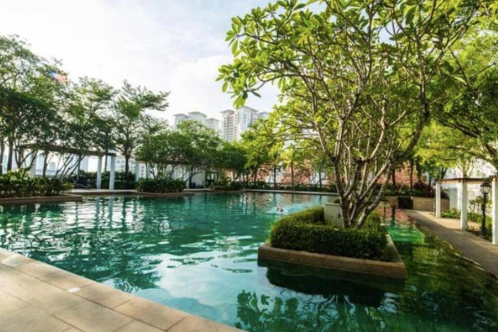 2 bedroom Suite with Sea View At Straits Quay
