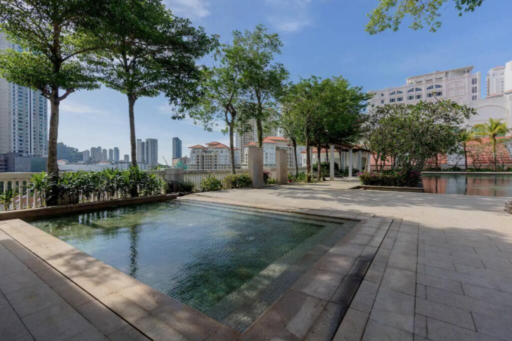 2 bedroom Suite with Sea View At Straits Quay