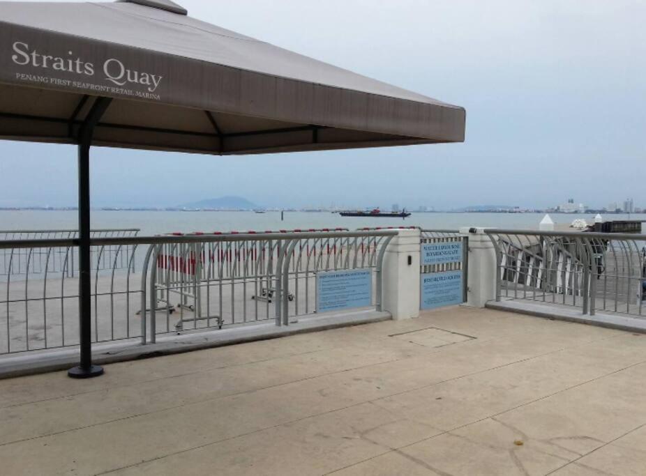 2 bedroom Suite with Sea View At Straits Quay