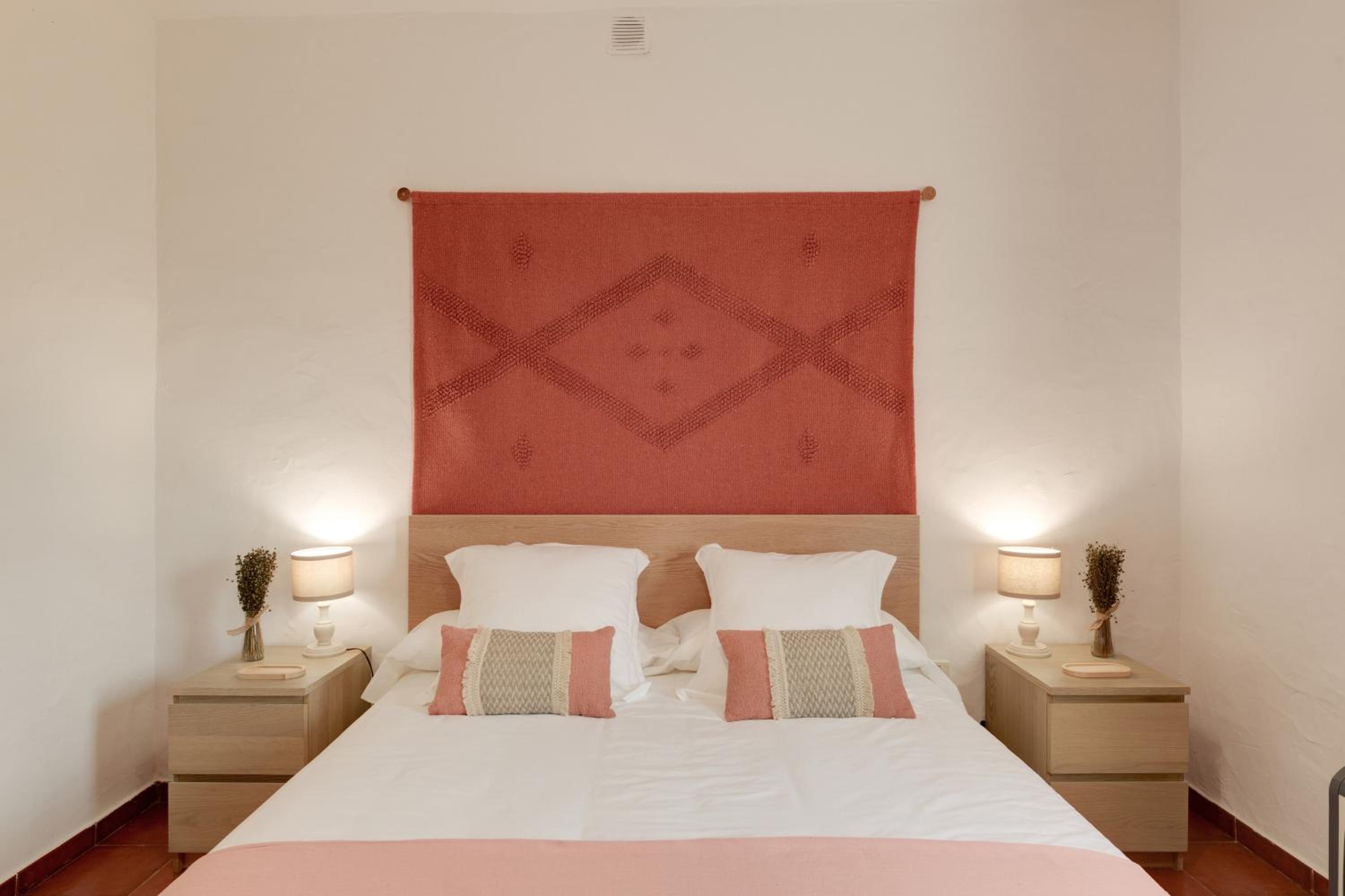 La Casa Amarilla