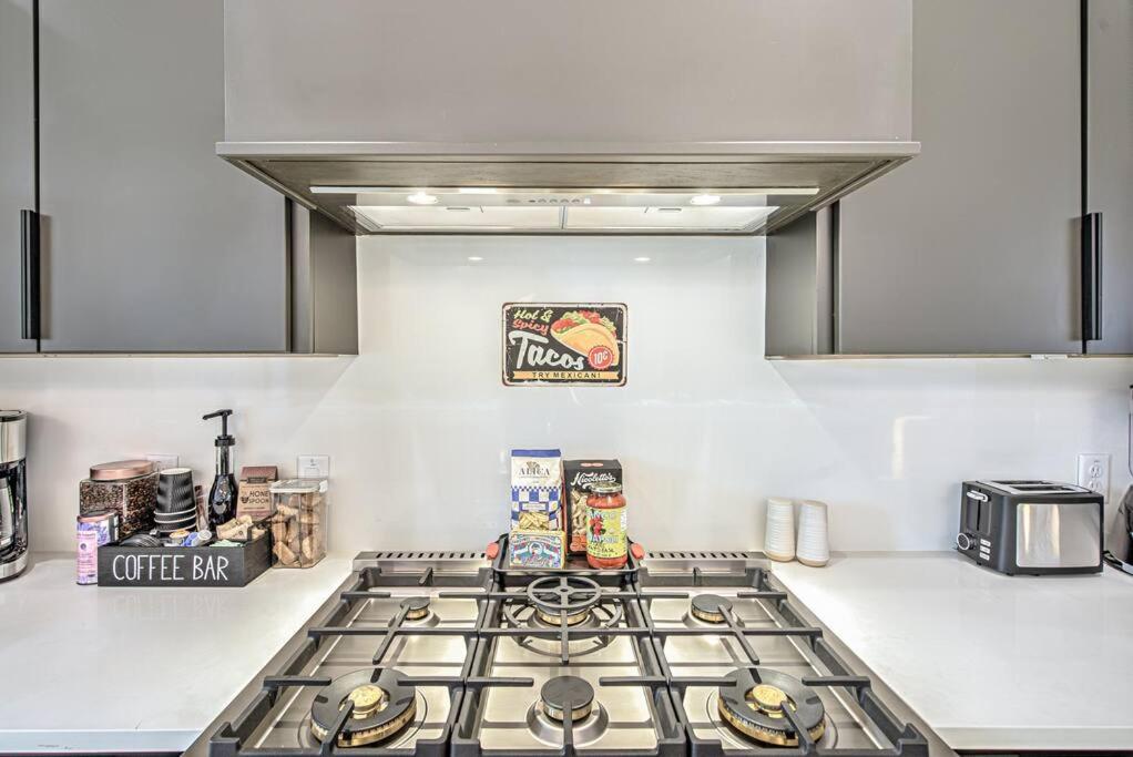 Stylish 4BR Home With Pool In DT Austin view 5