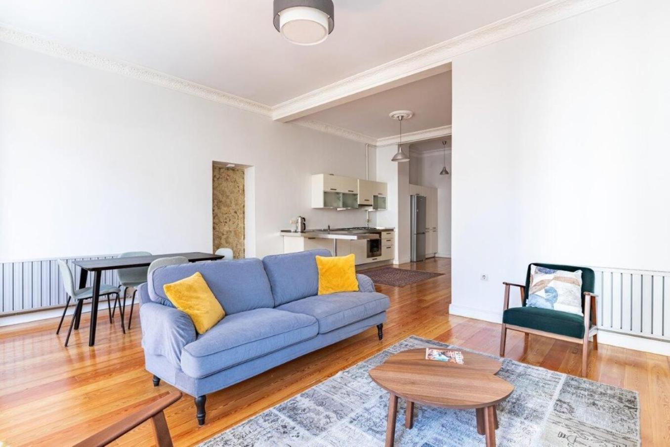 Warm Rustic Charming 2BD Galata wPatio Gem! #320