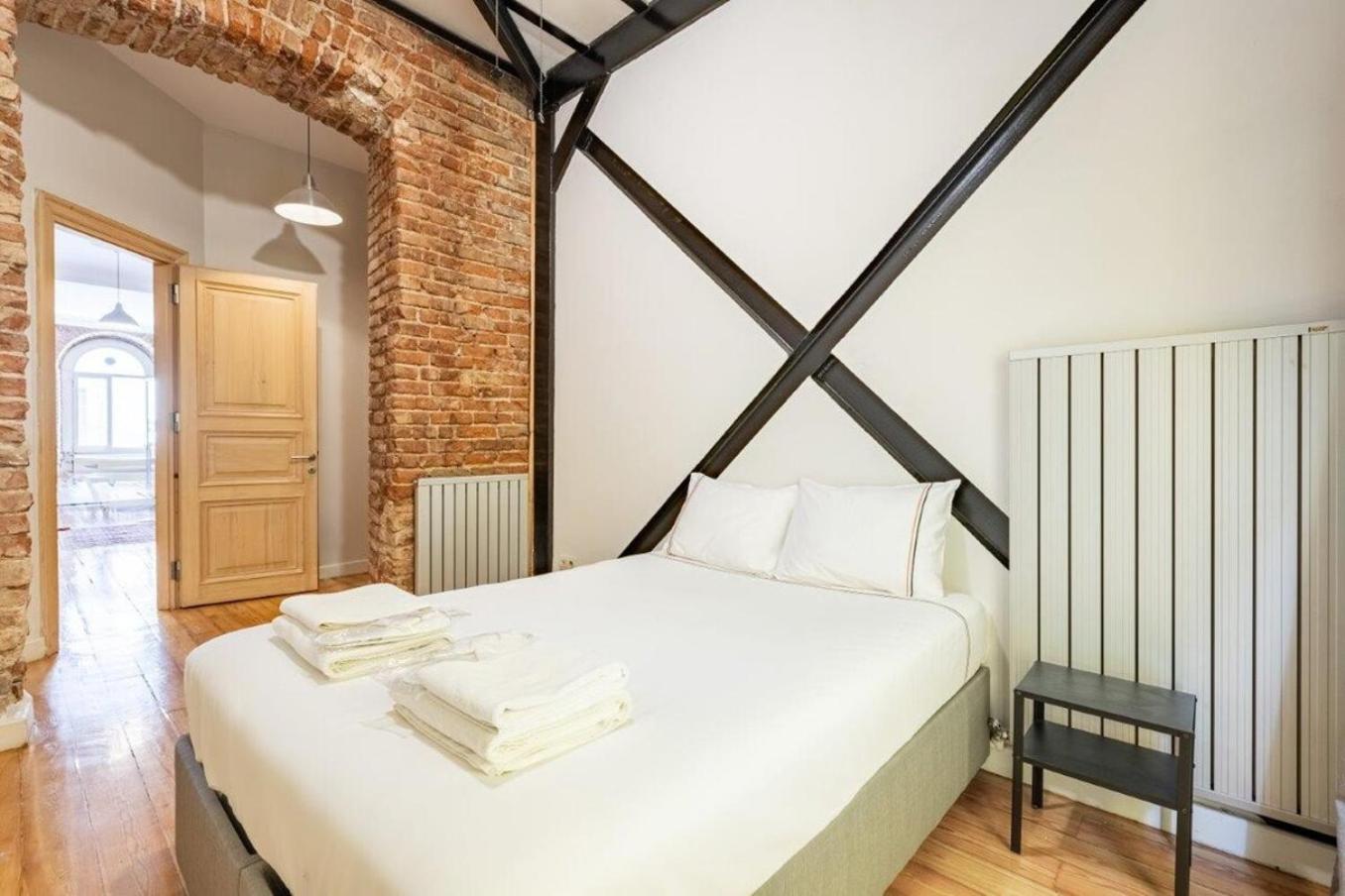 Warm Rustic Charming 2BD Galata wPatio Gem! #320