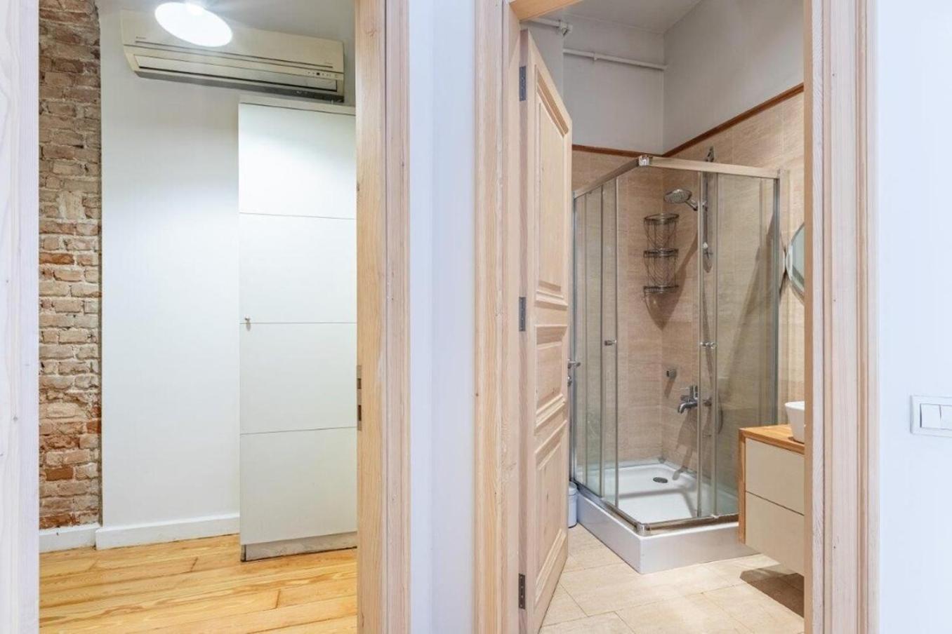 Warm Rustic Charming 2BD Galata wPatio Gem! #320