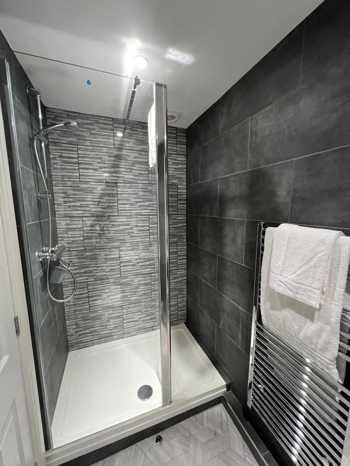 The Globe Apartments and Bedrooms