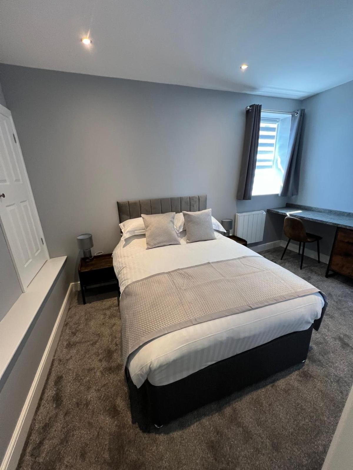 The Globe Apartments and Bedrooms