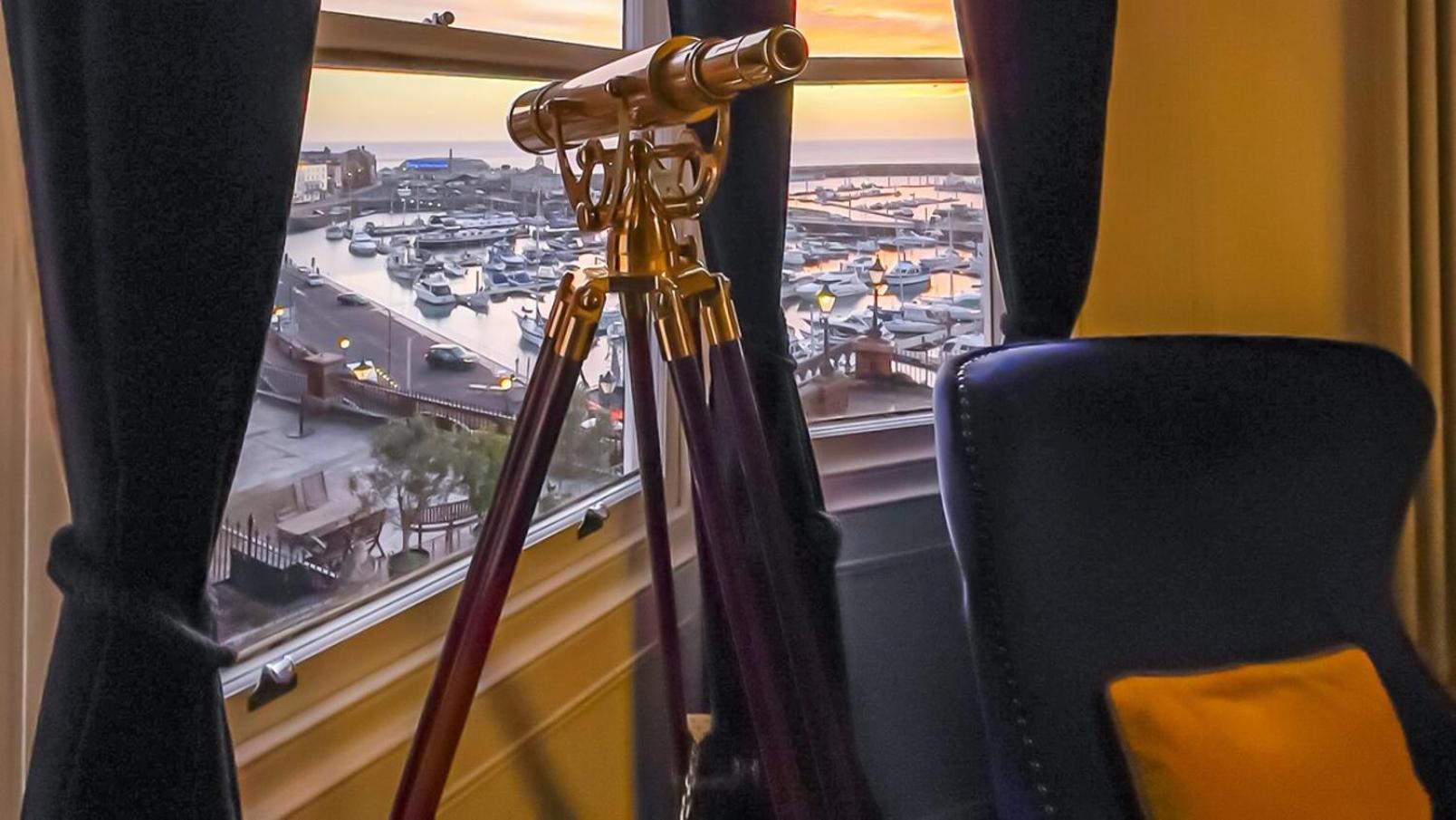 Ramsgate Vacations - Luxury Ramsgate Harbour View By Adliv Host - Property Image 1