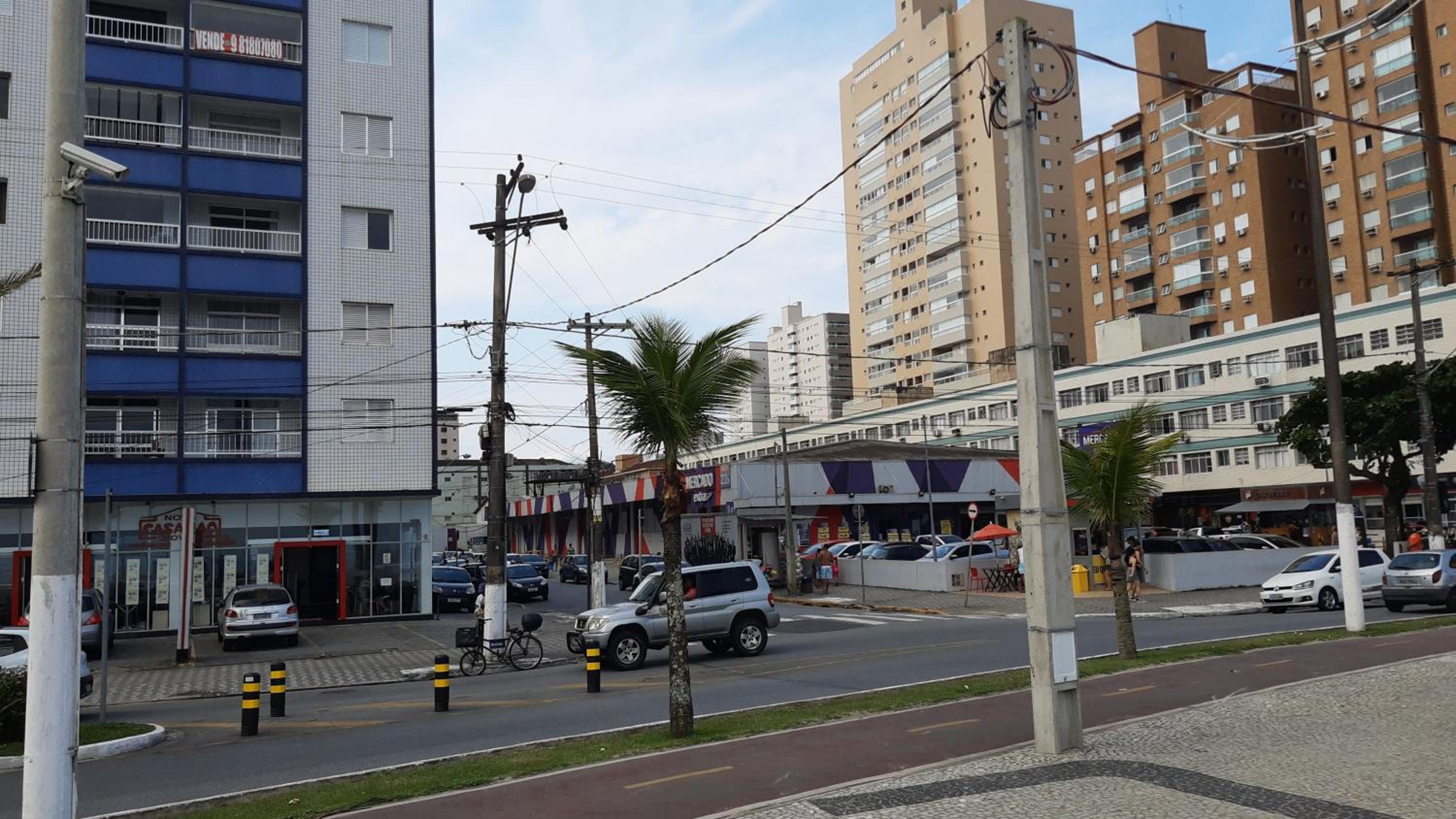 Prédio Frente Para o Mar Pé na Areia Lado Mercado Extra