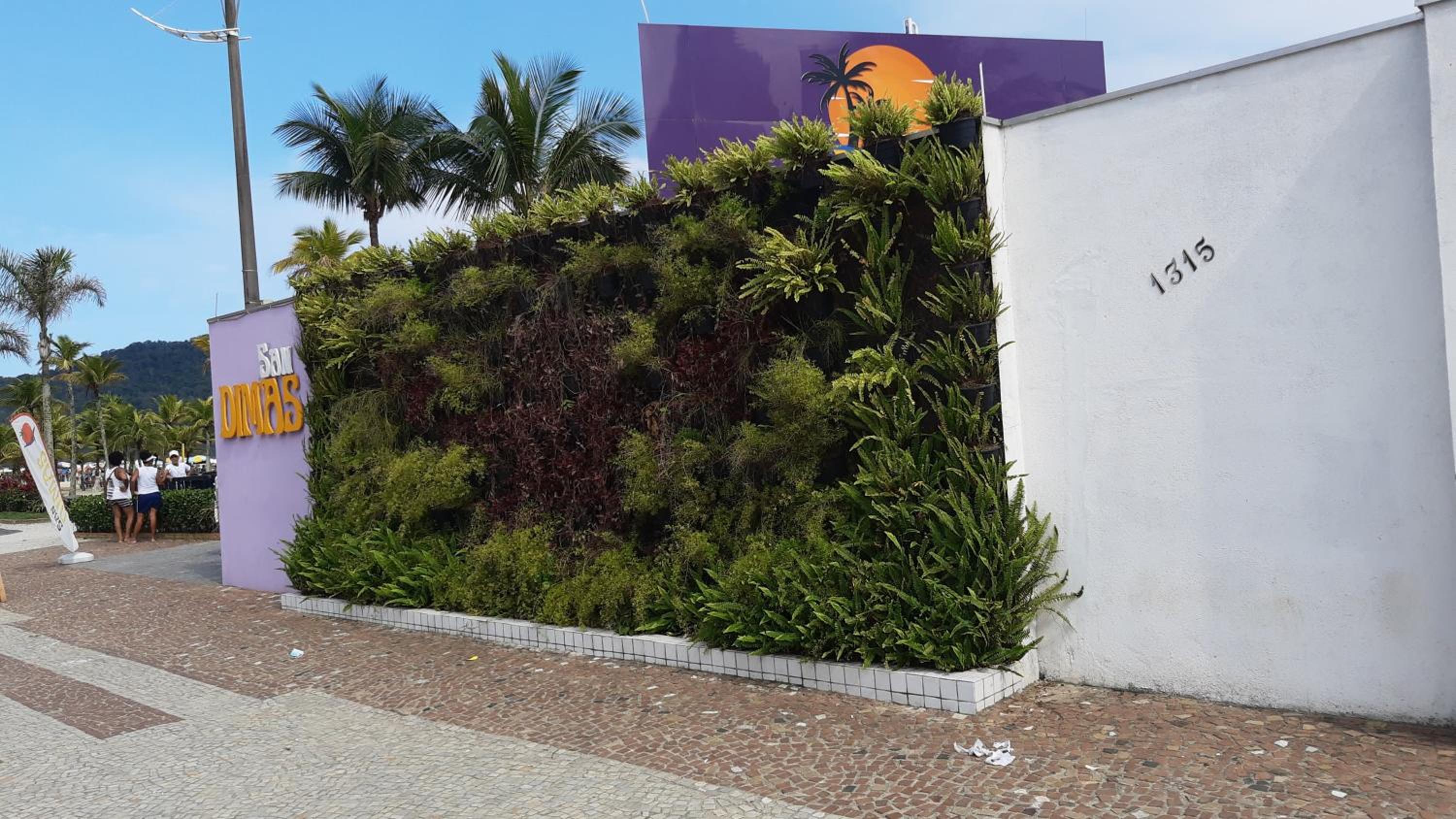 Prédio Frente Para o Mar Pé na Areia Lado Mercado Extra