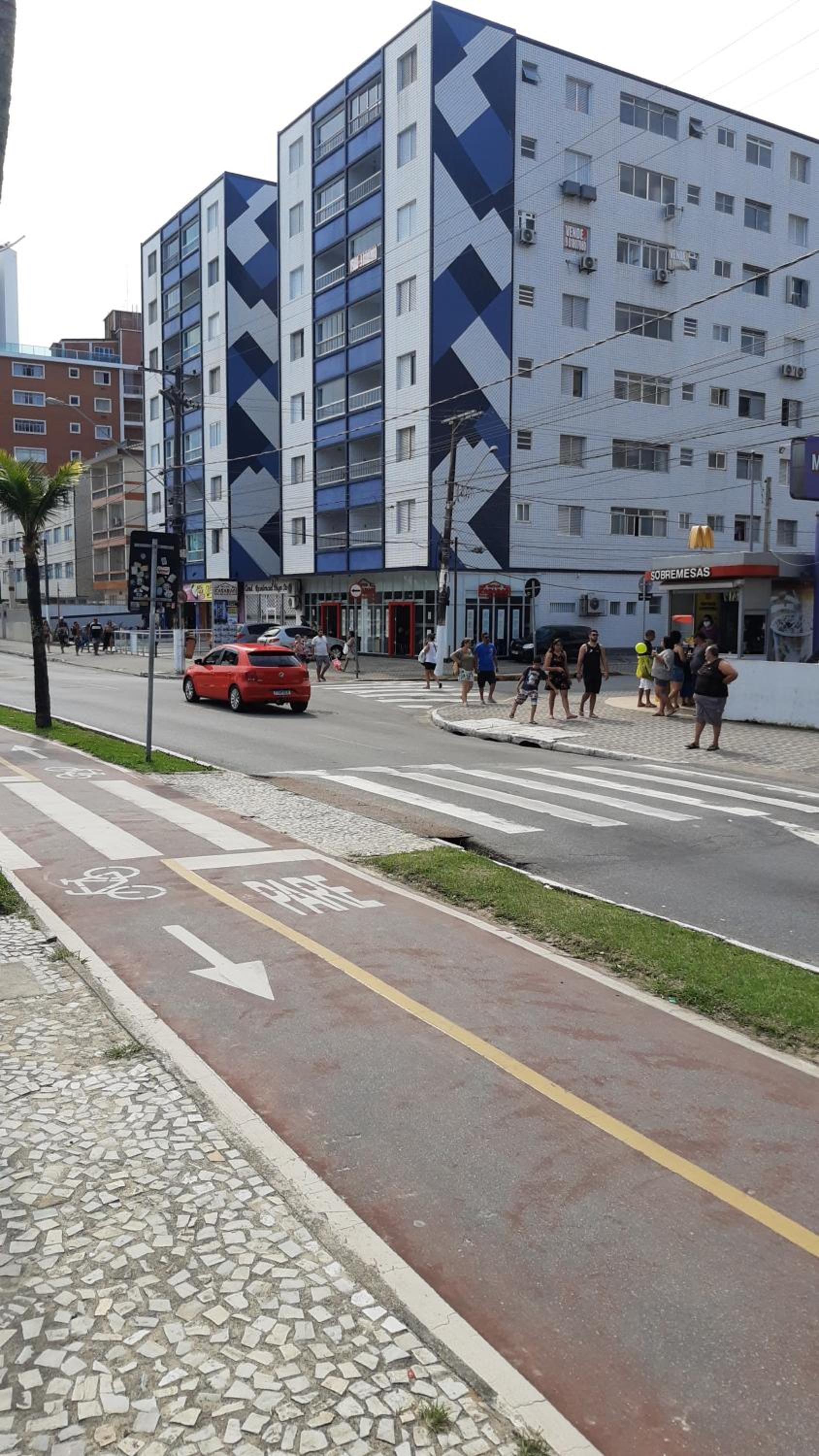 Prédio Frente Para o Mar Pé na Areia Lado Mercado Extra