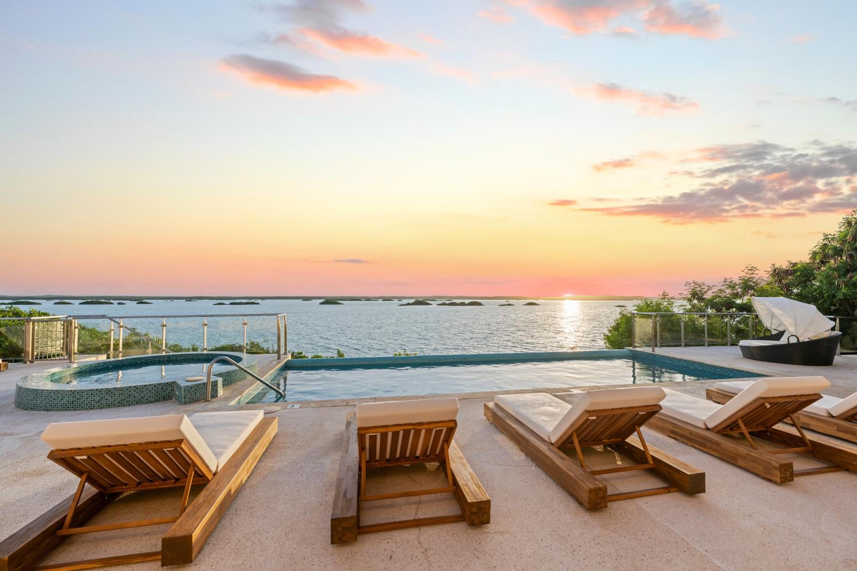 Alta Bella Villa 7 Bdr Oceanfront Nordic Spa view 2