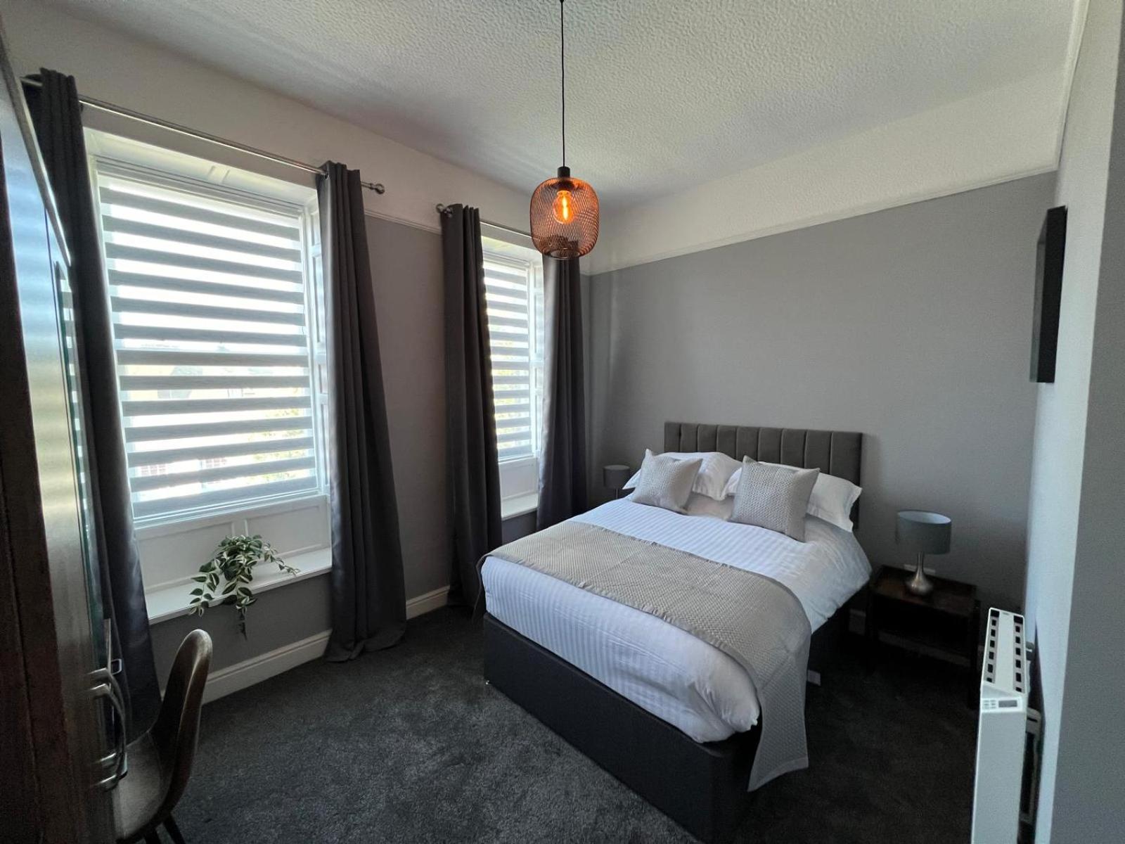 The Globe Apartments and Bedrooms