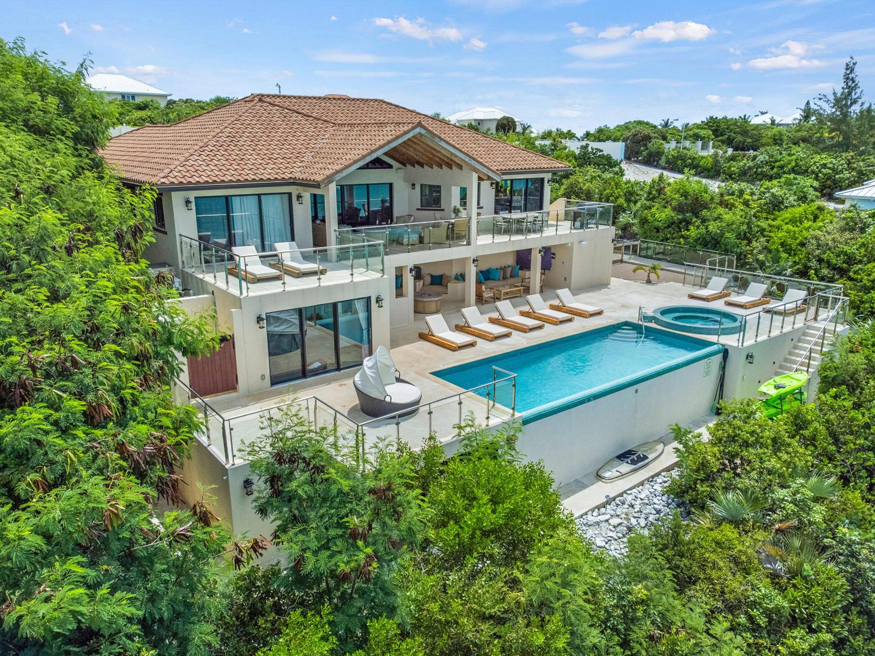 Alta Bella Villa 7 Bdr Oceanfront Nordic Spa view 3