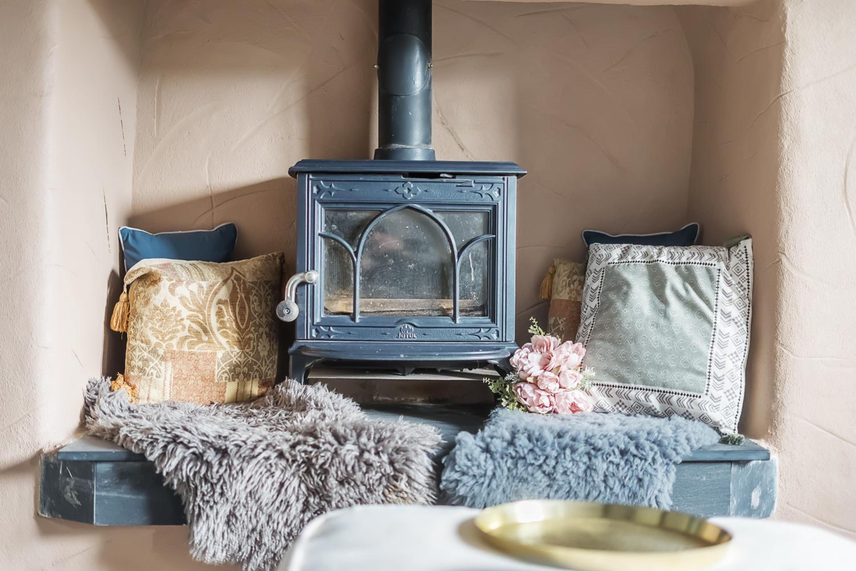Gorgeous Thatched Cottage