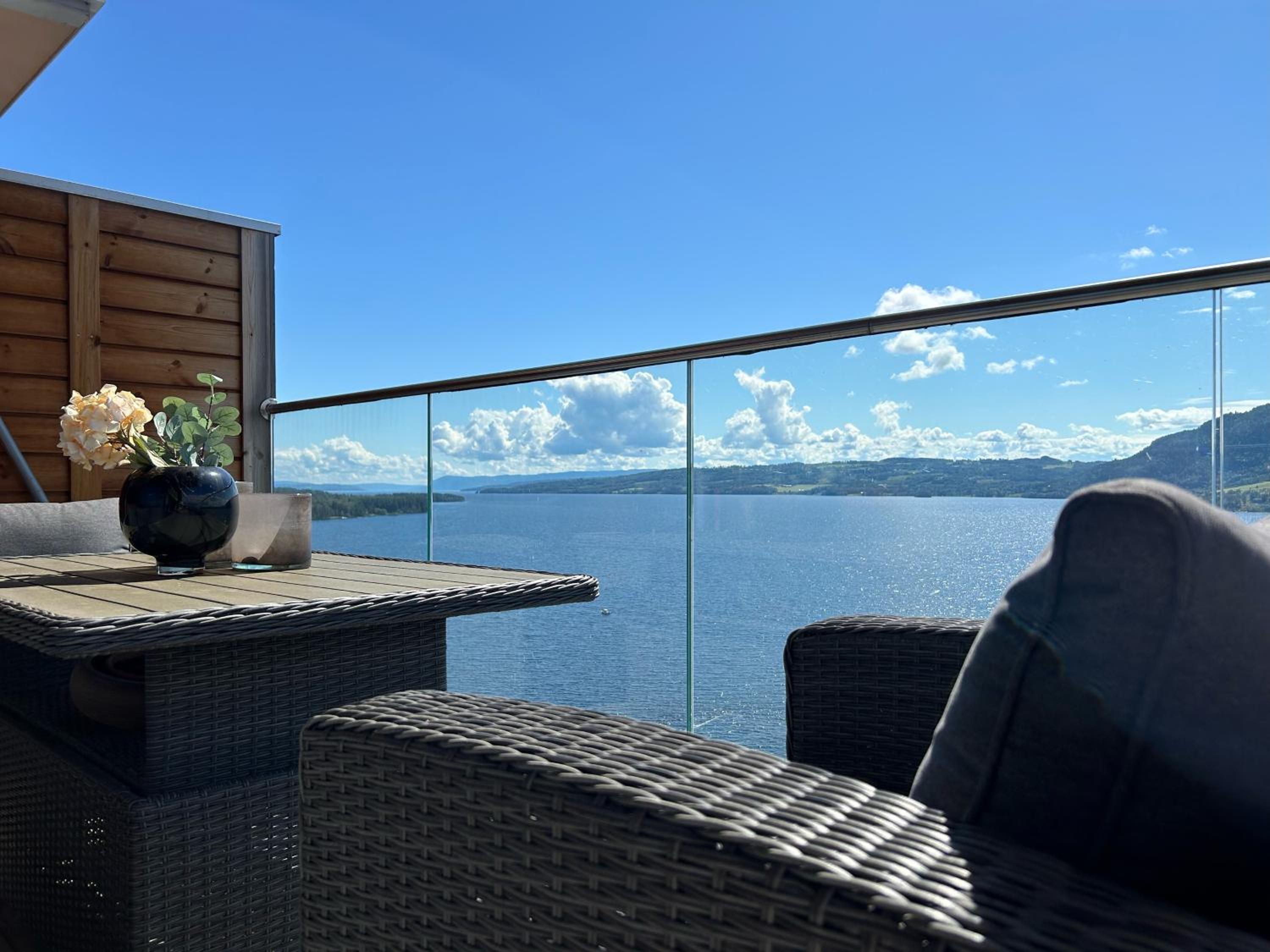 MJOS TOWER - Balcony Suite with lake view view 3