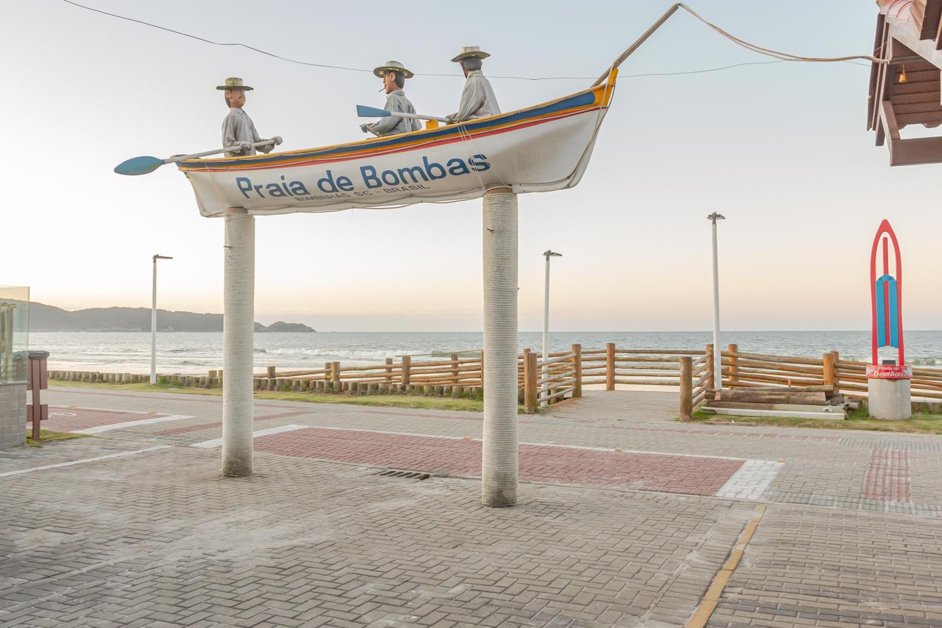 Mirante de Bombas: Apto a 5 minutos da Praia P1001