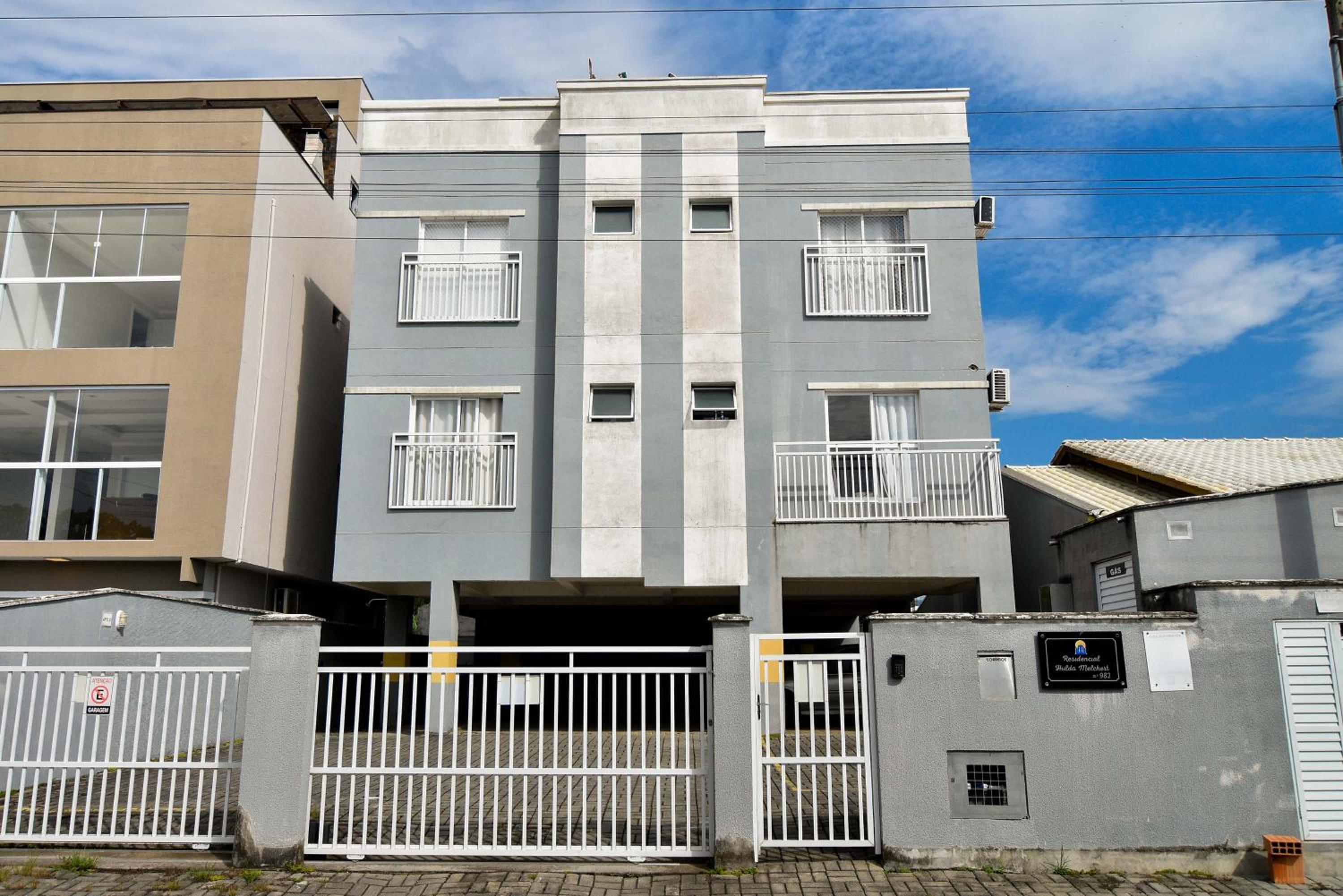Apto a 1 km do Beto Carrero e da Praia P2398