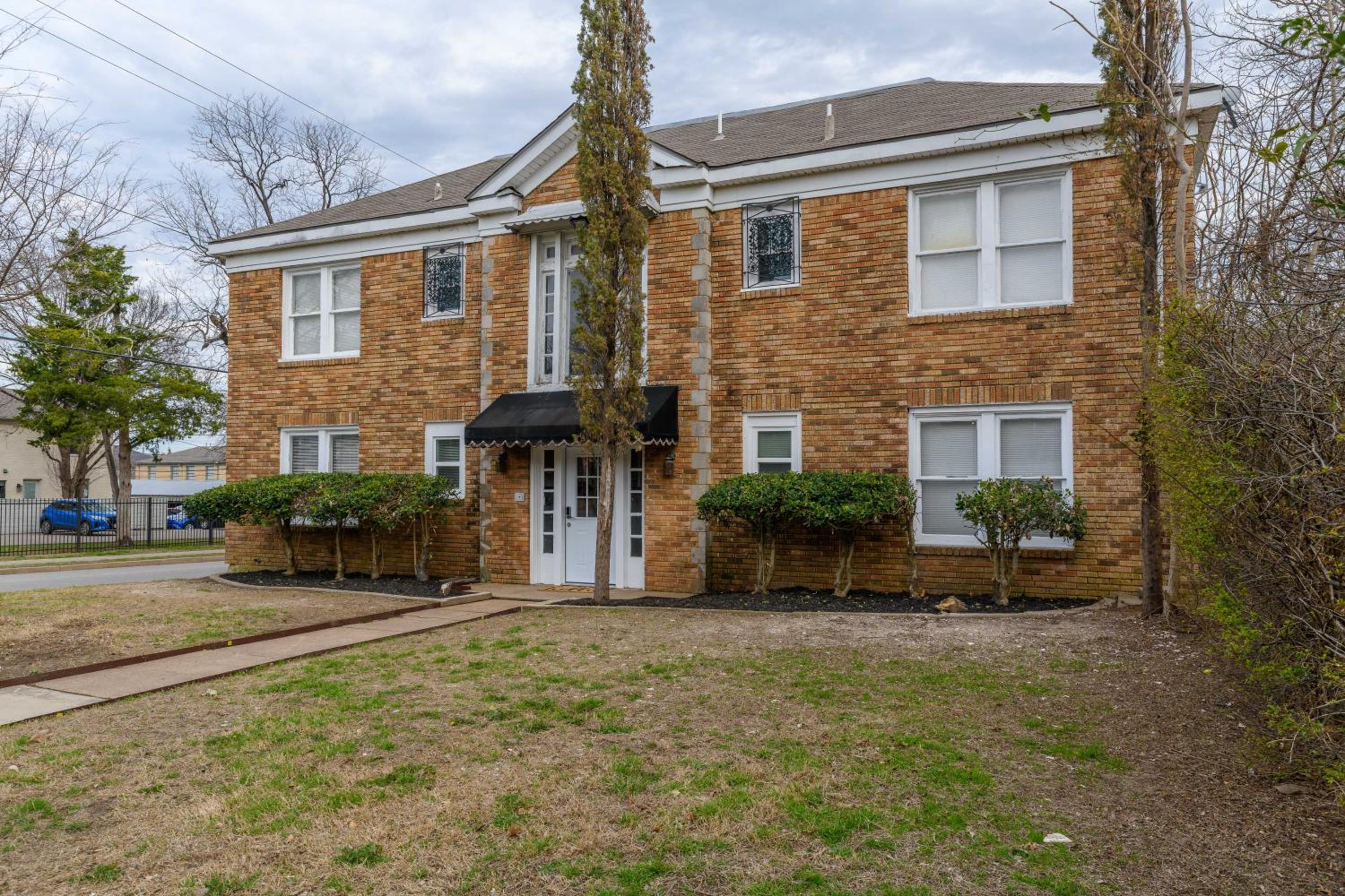2 Bed 1 Bath Condos near Lakewood