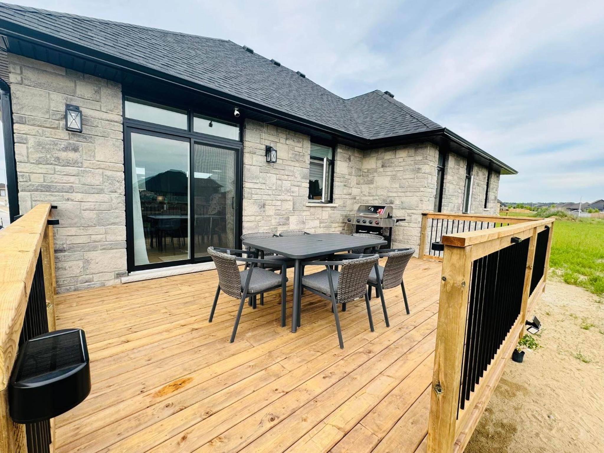 Luxury Home 2 mins drive to Saugeen Shores beach