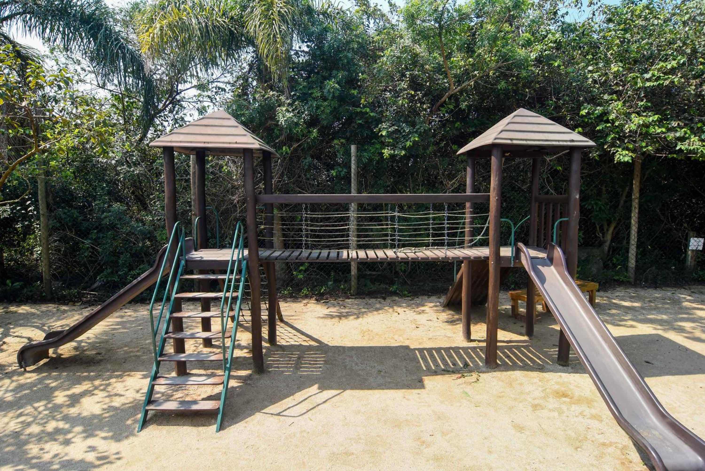 Condomínio Clube com acesso direto p/ Praia P1210