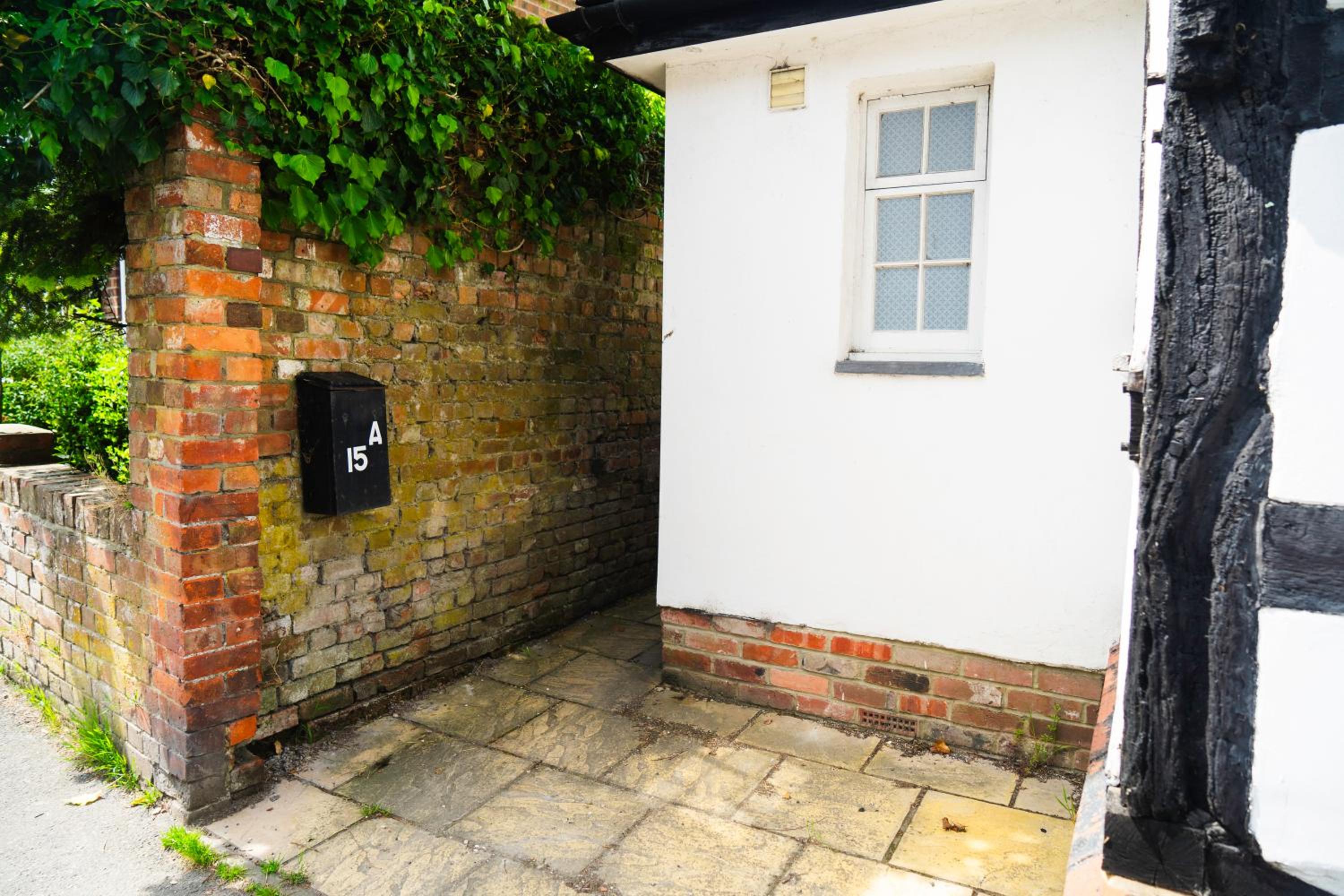 Applecott - 2 bedroom Thatched cottage close to Stonehenge view 5