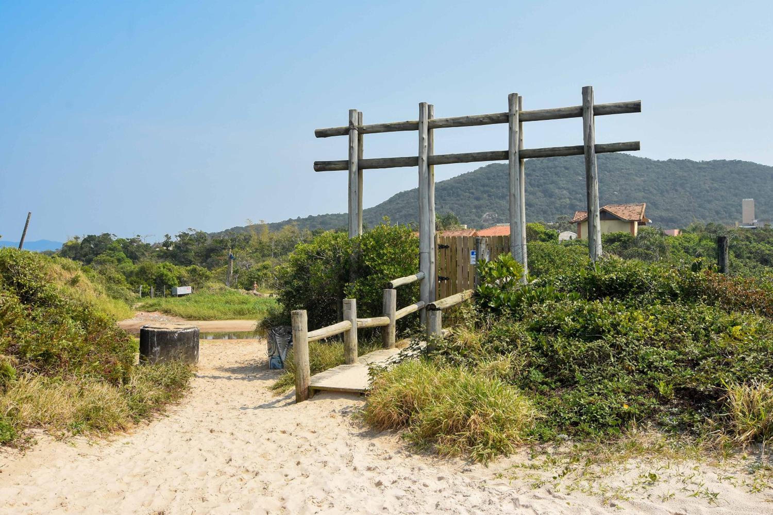 Condomínio Clube com acesso direto p/ Praia P1210