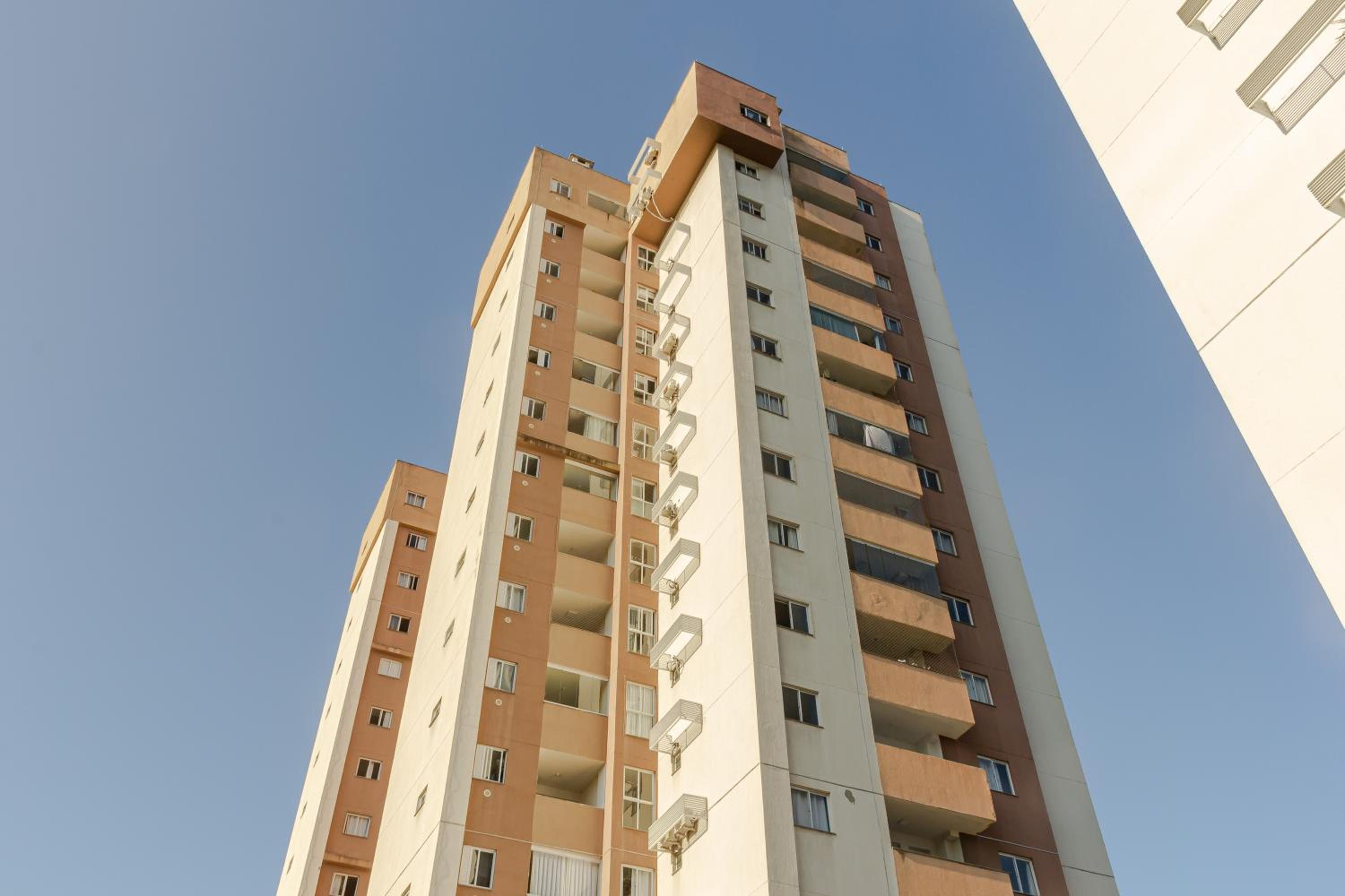 Vista Atlântico: Cond. Arborizado em Itapema P1474