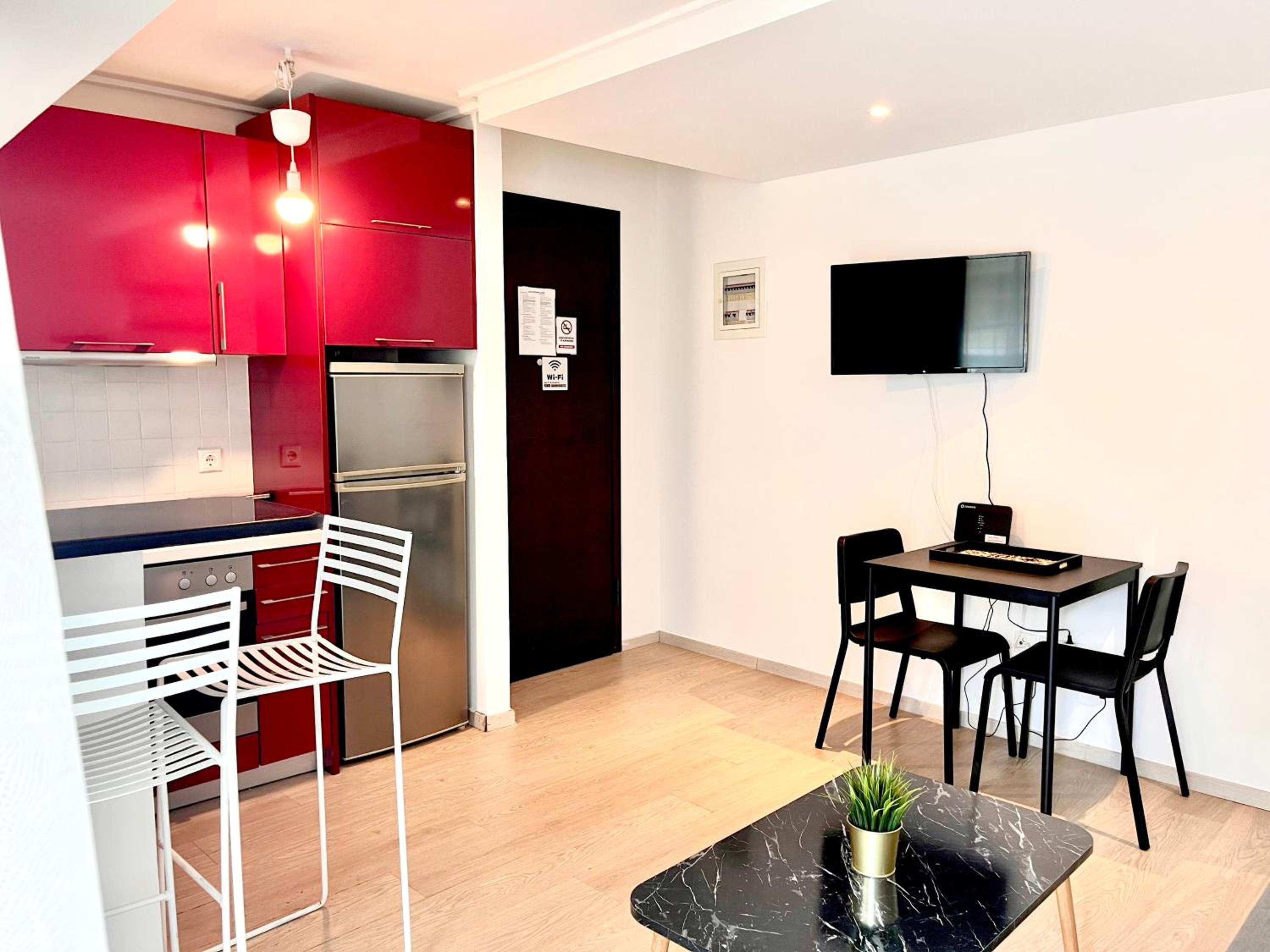 Elvita Apartments
