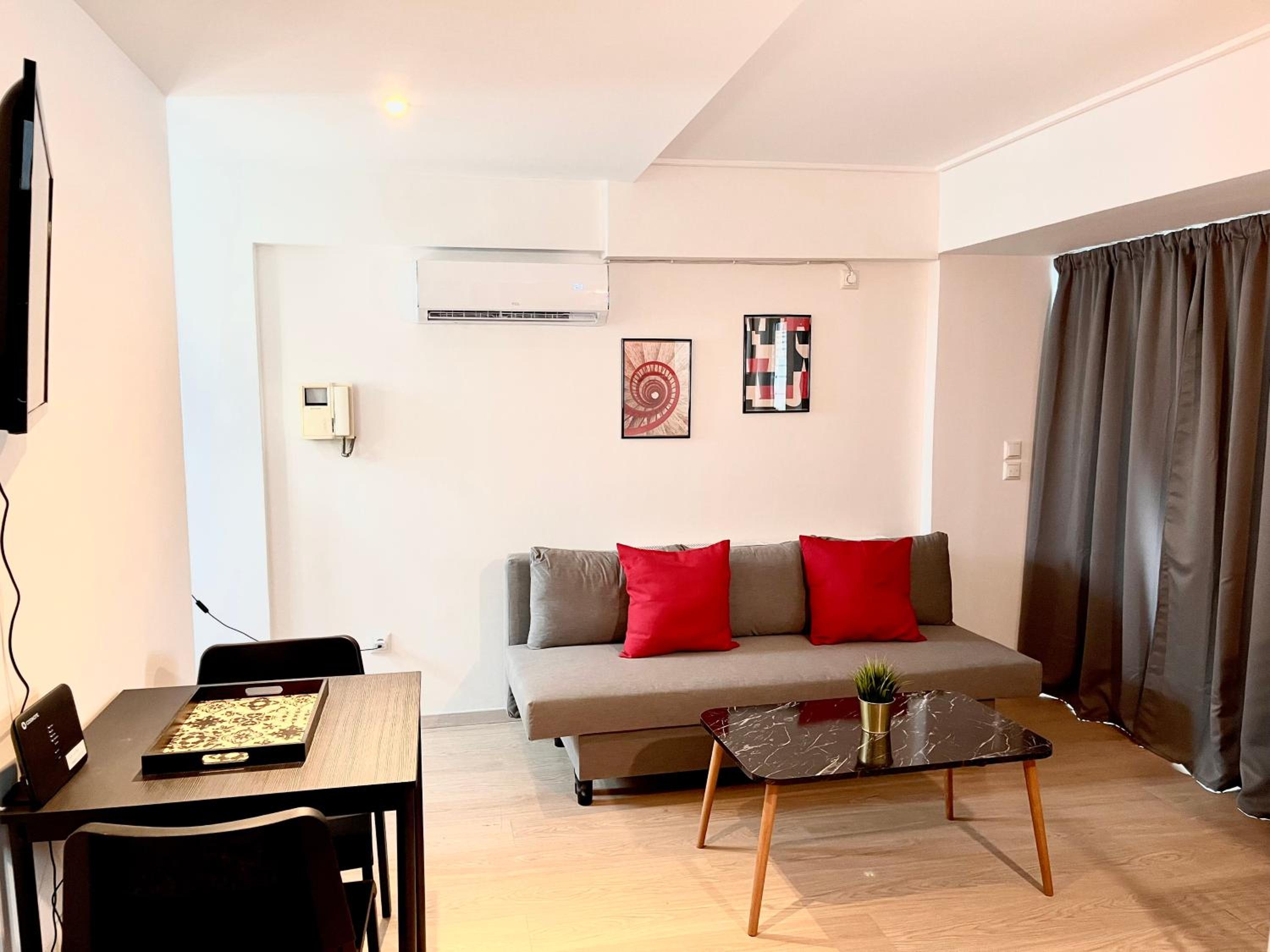 Elvita Apartments