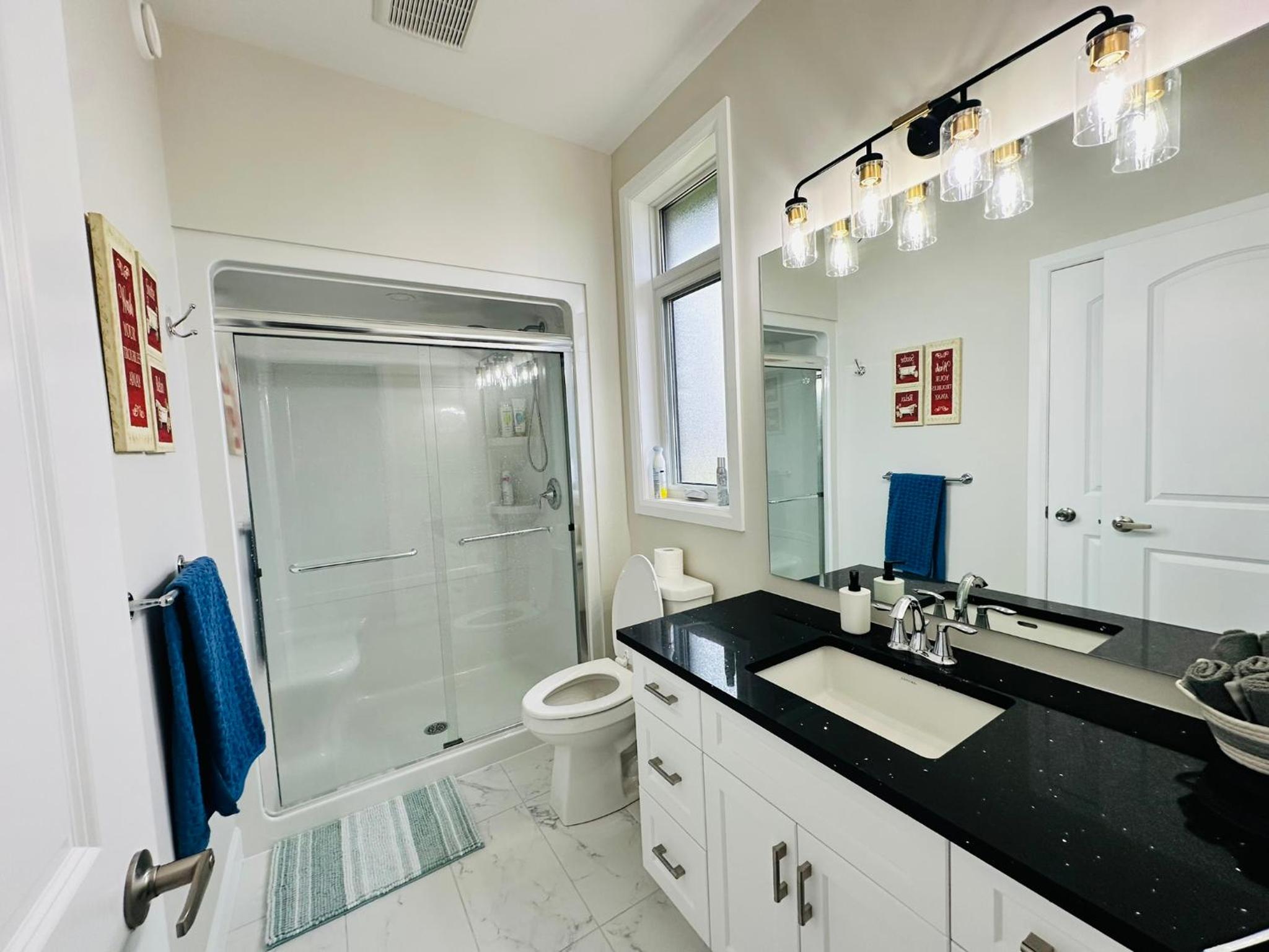 Luxury Home 2 mins drive to Saugeen Shores beach