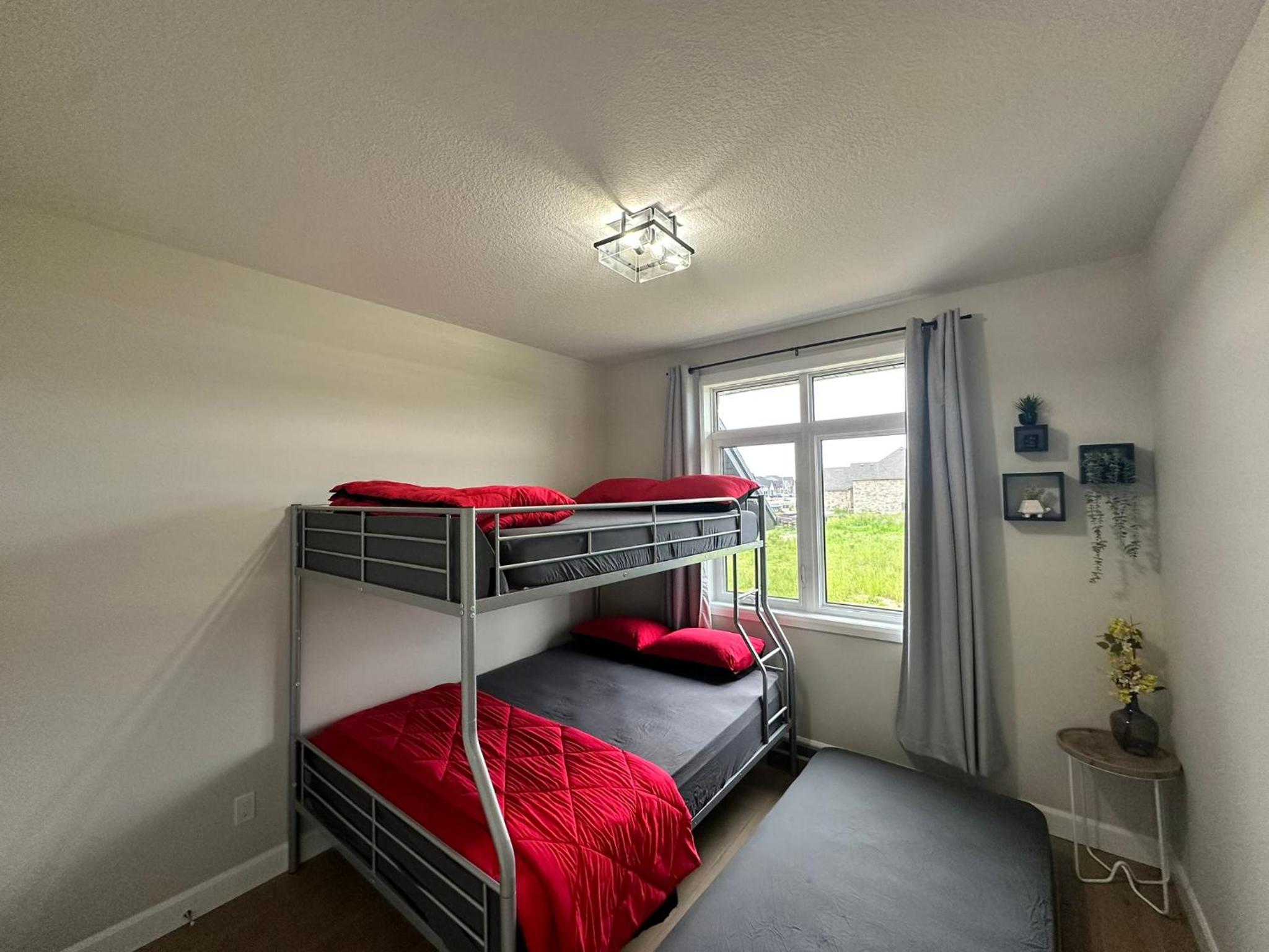 Luxury Home 2 mins drive to Saugeen Shores beach