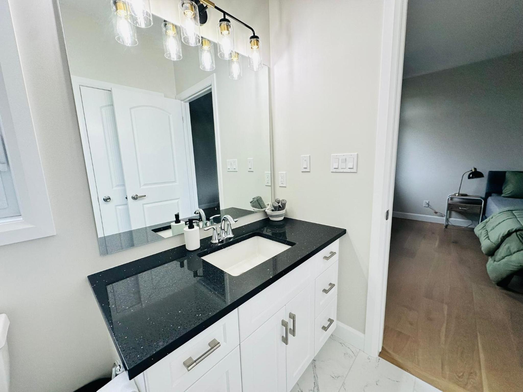 Luxury Home 2 mins drive to Saugeen Shores beach