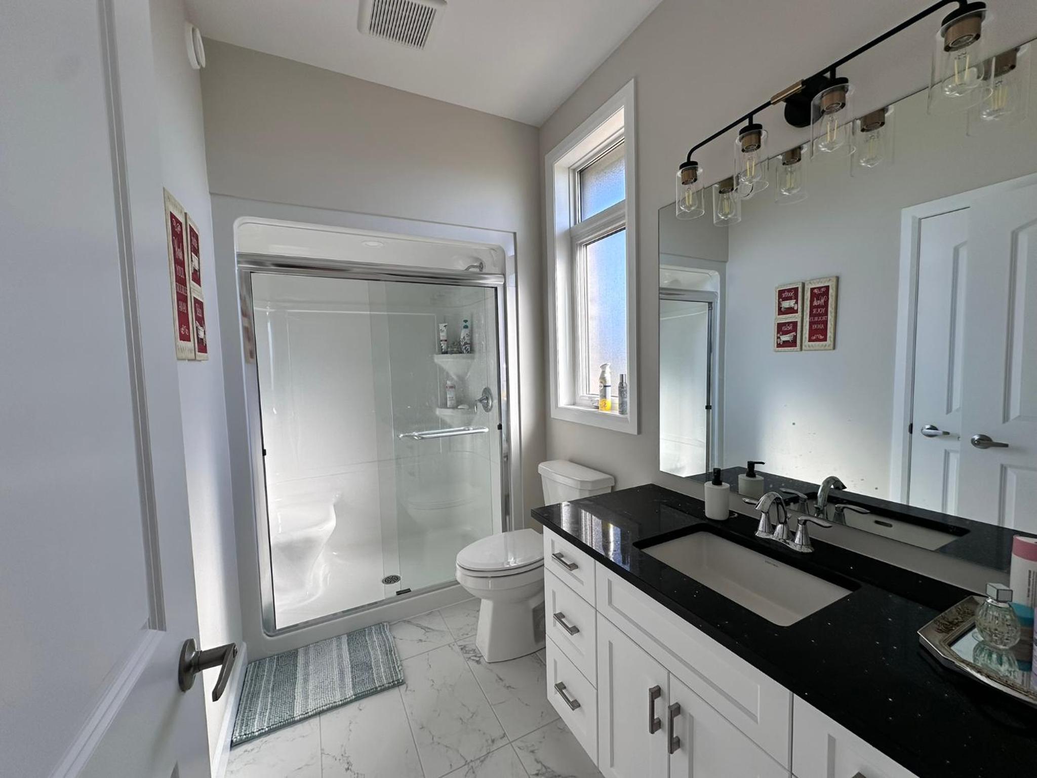 Luxury Home 2 mins drive to Saugeen Shores beach