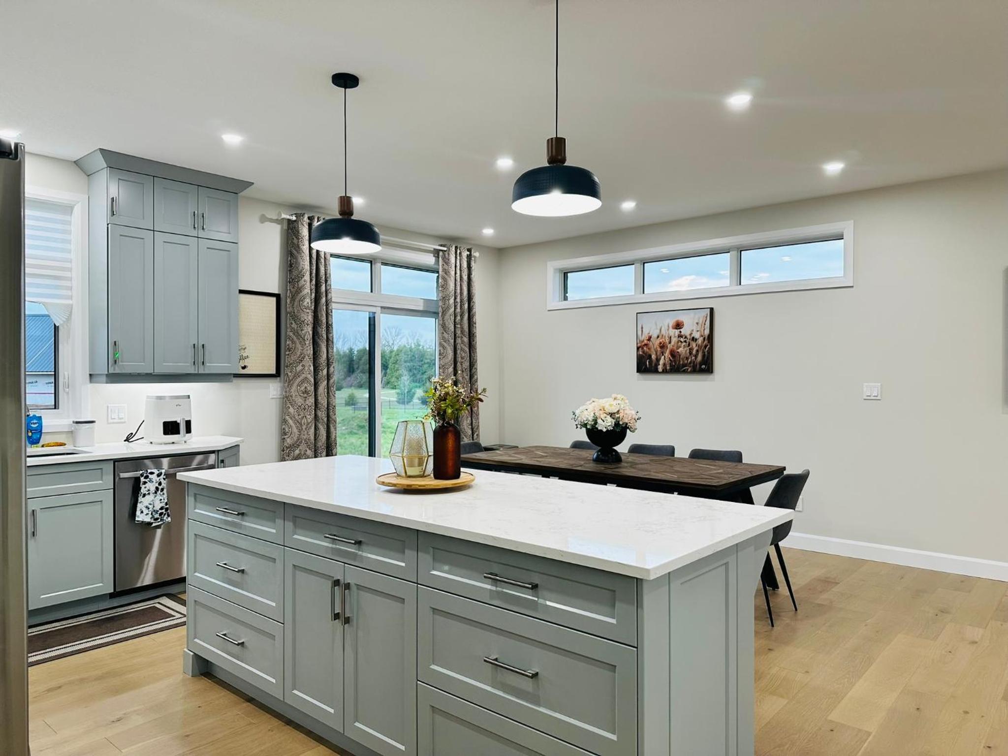 Luxury Home 2 mins drive to Saugeen Shores beach