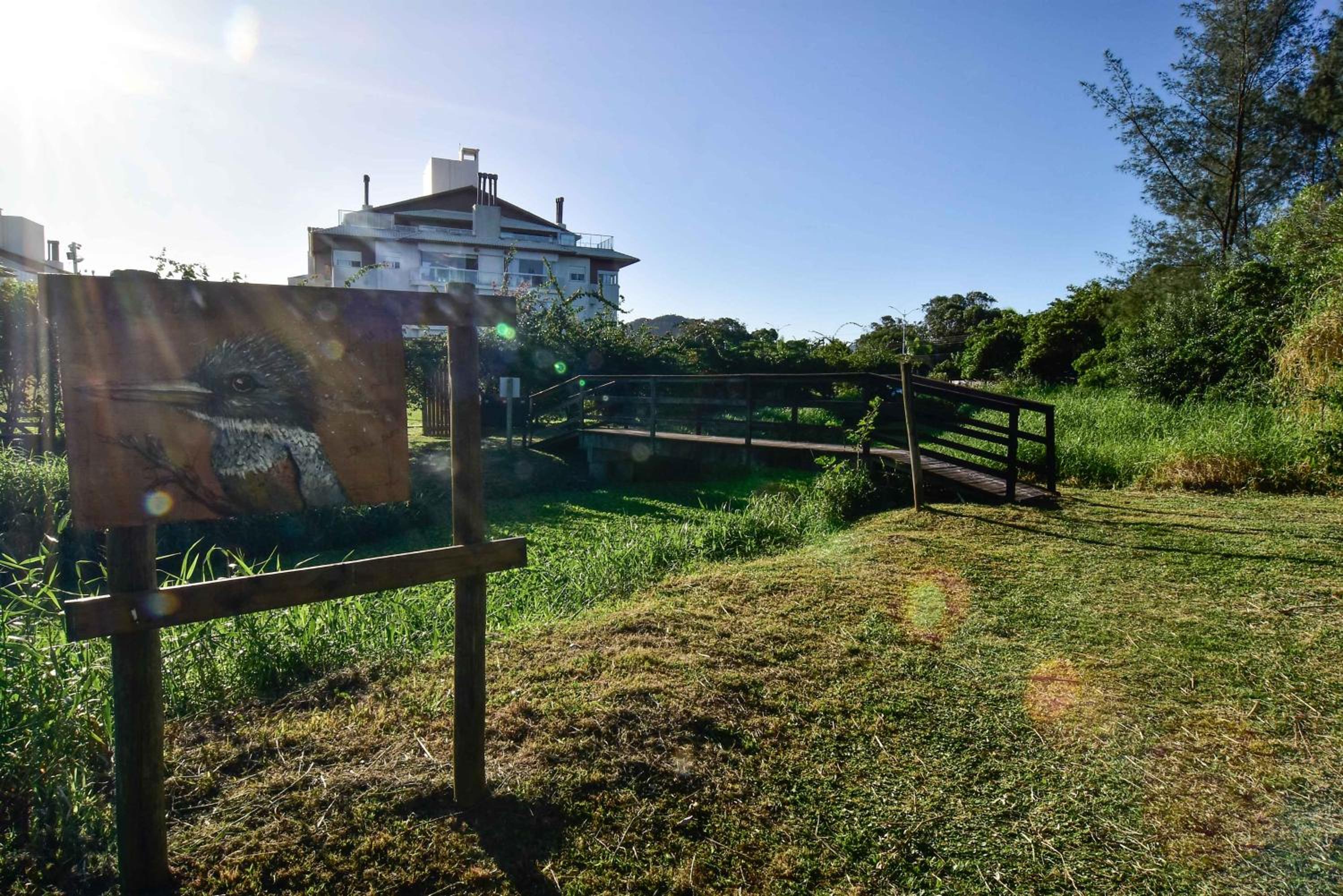 Apto em Condomínio Pé na Areia no Campeche P2519