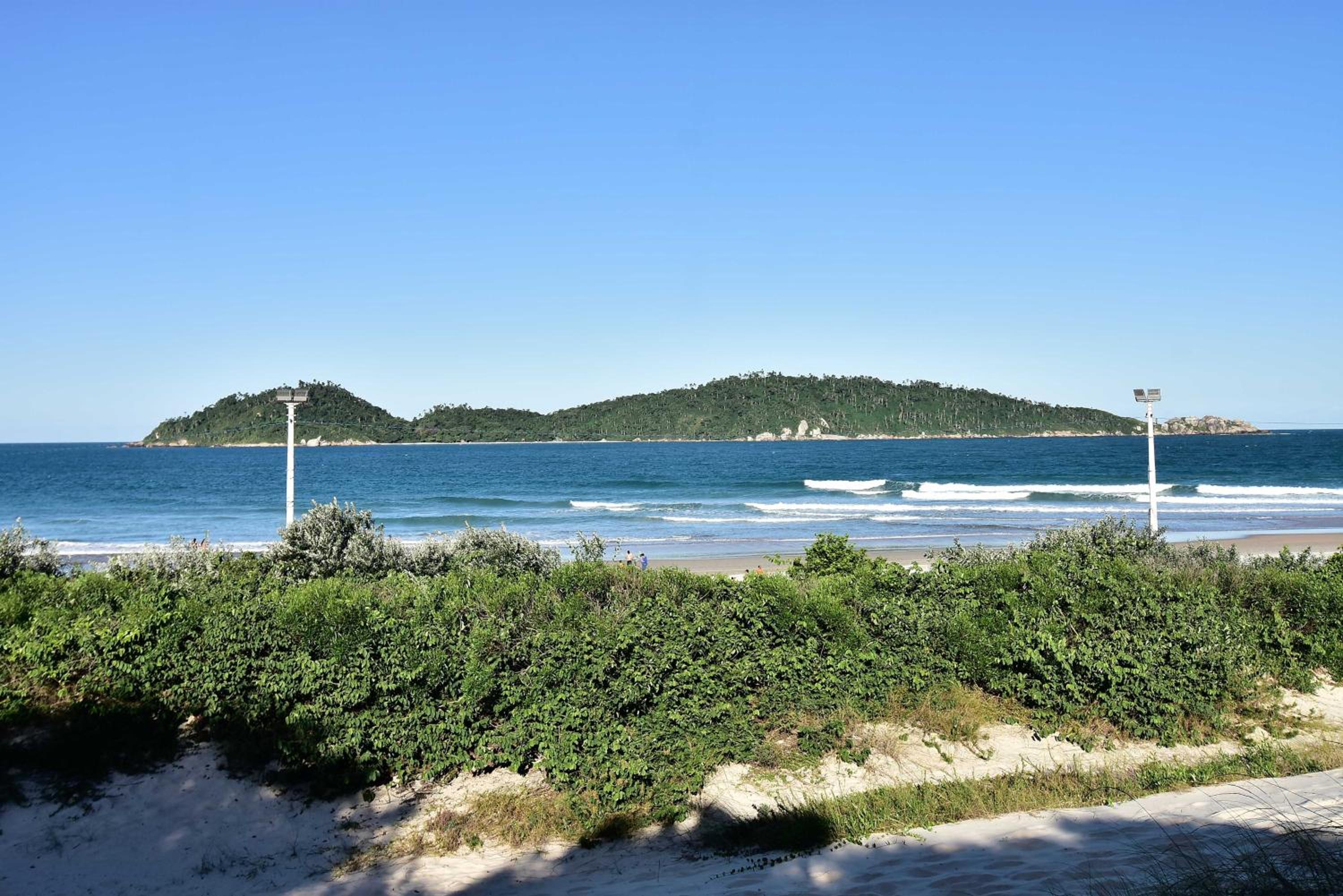Apto em Condomínio Pé na Areia no Campeche P2519
