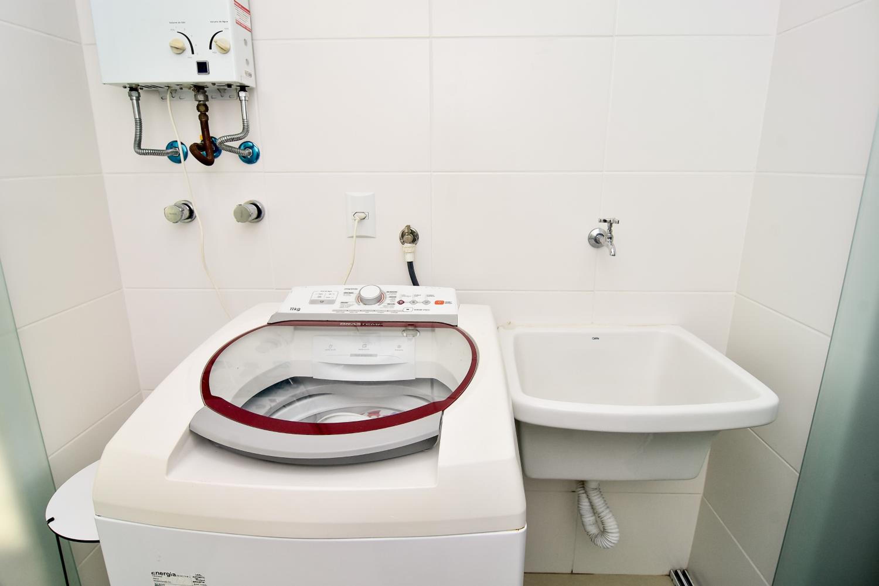 Apto em Condomínio Pé na Areia no Campeche P2519