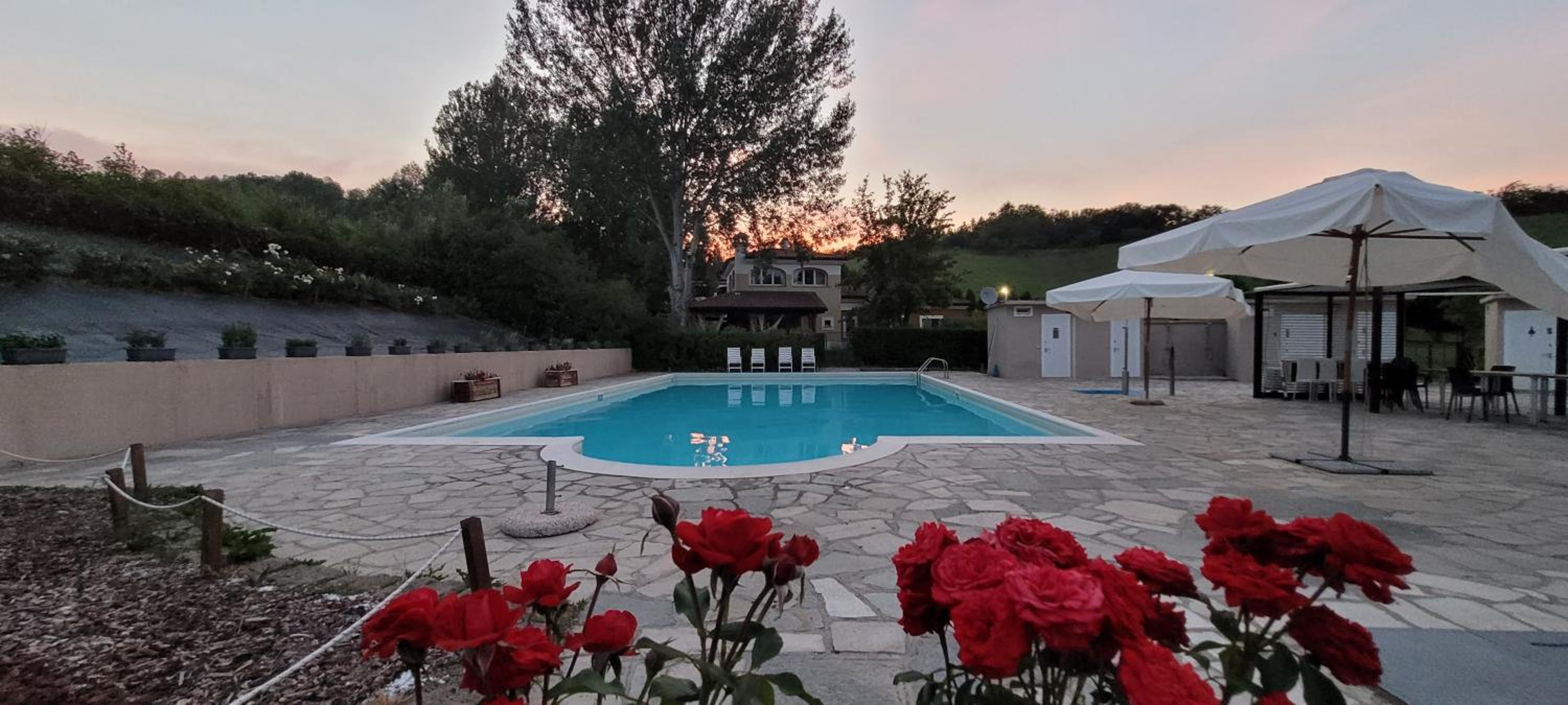 AURA loving home con 4 posti letto, cucina completa, terrazzo ed un grande parco verde
