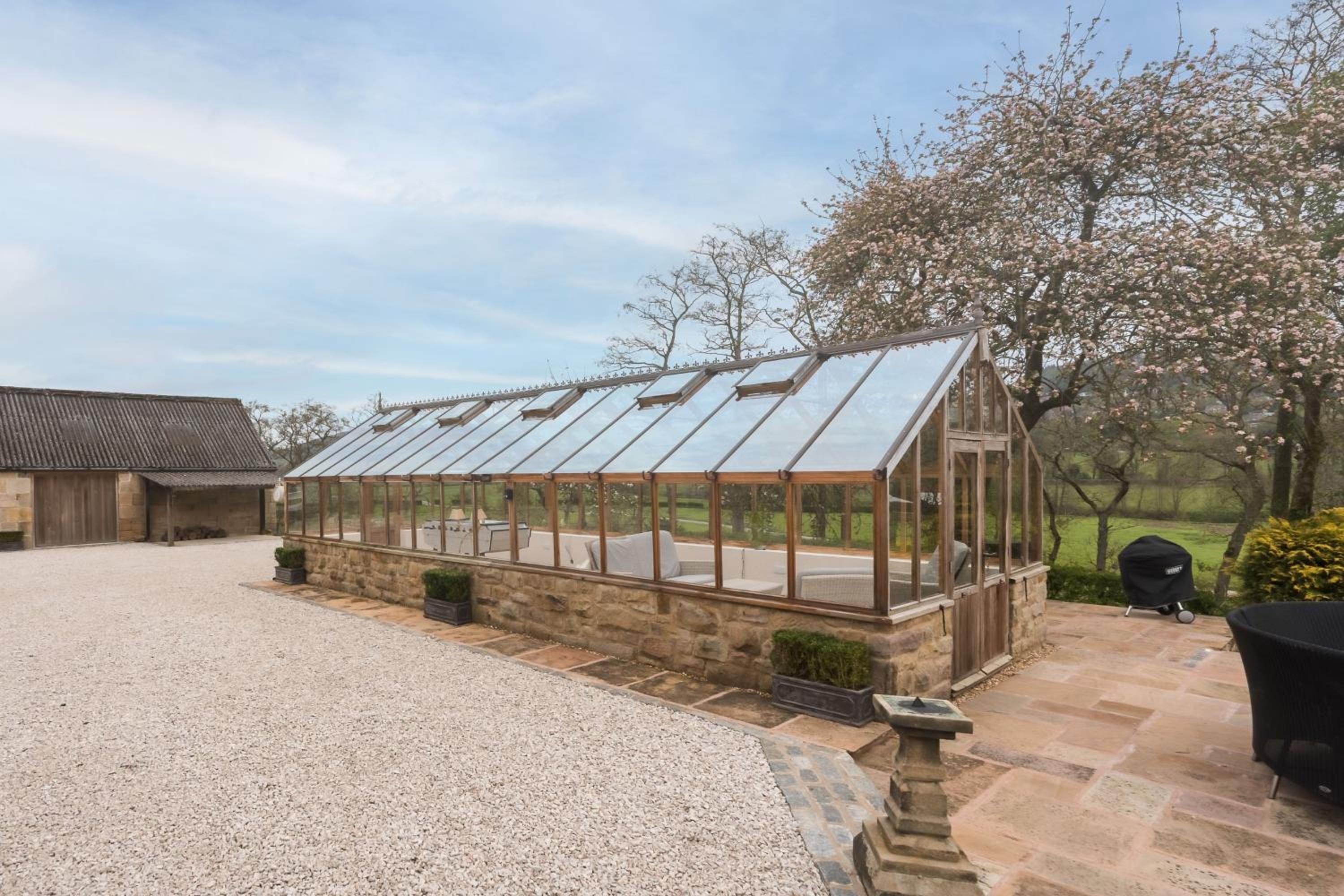 Oker Farm - Luxury farmhouse with hot tub in the Peak District view 5