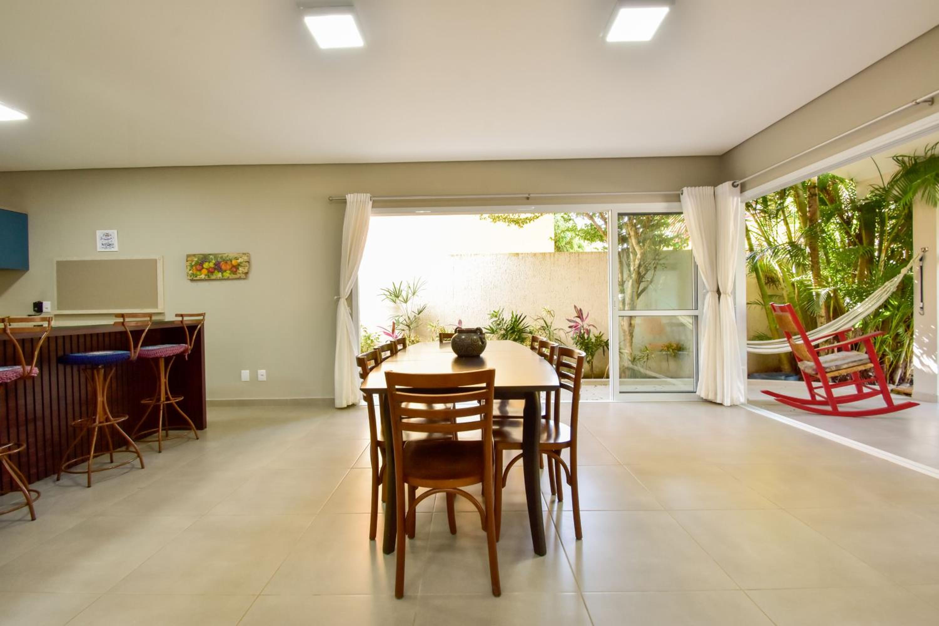 Casa p/ 7 hóspedes, 600m da Praia no Campeche P198
