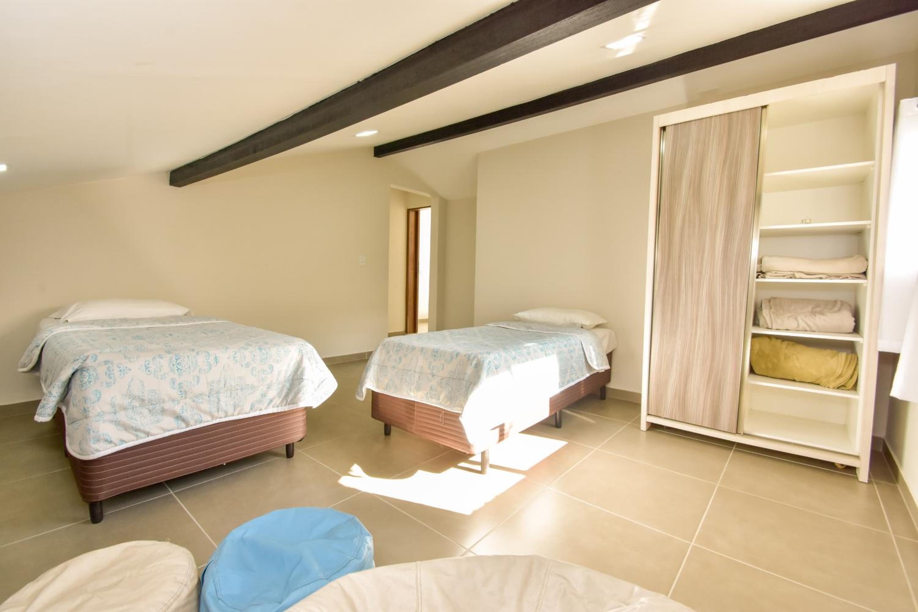 Casa p/ 7 hóspedes, 600m da Praia no Campeche P198