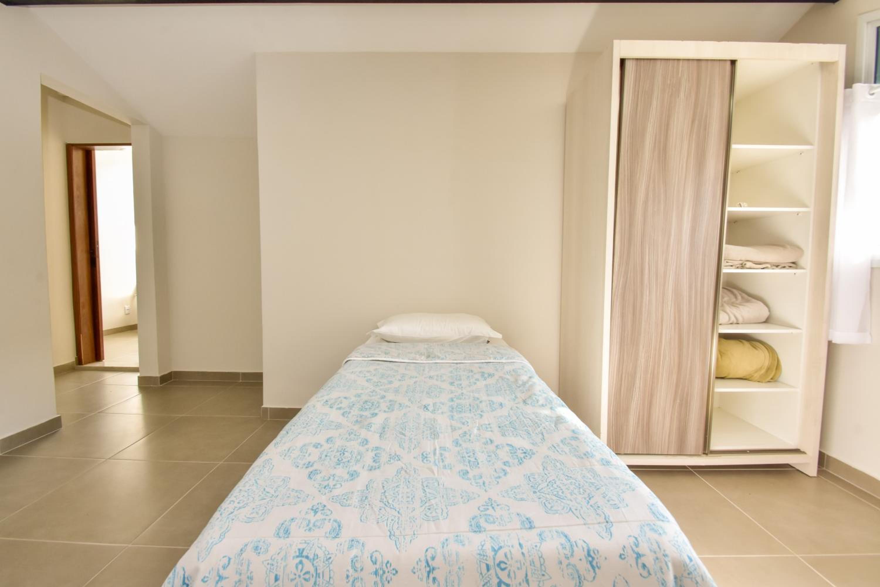 Casa p/ 7 hóspedes, 600m da Praia no Campeche P198