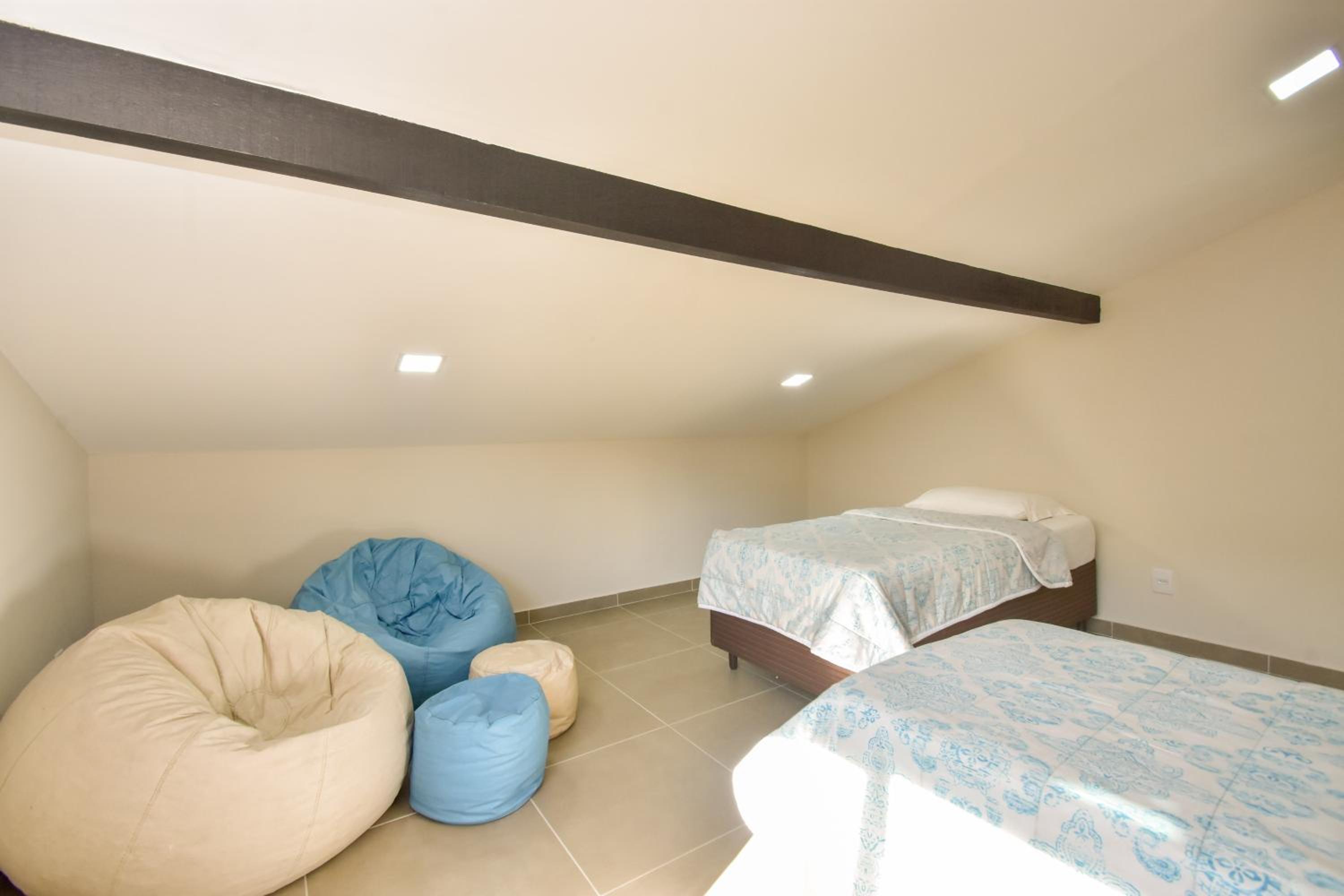 Casa p/ 7 hóspedes, 600m da Praia no Campeche P198