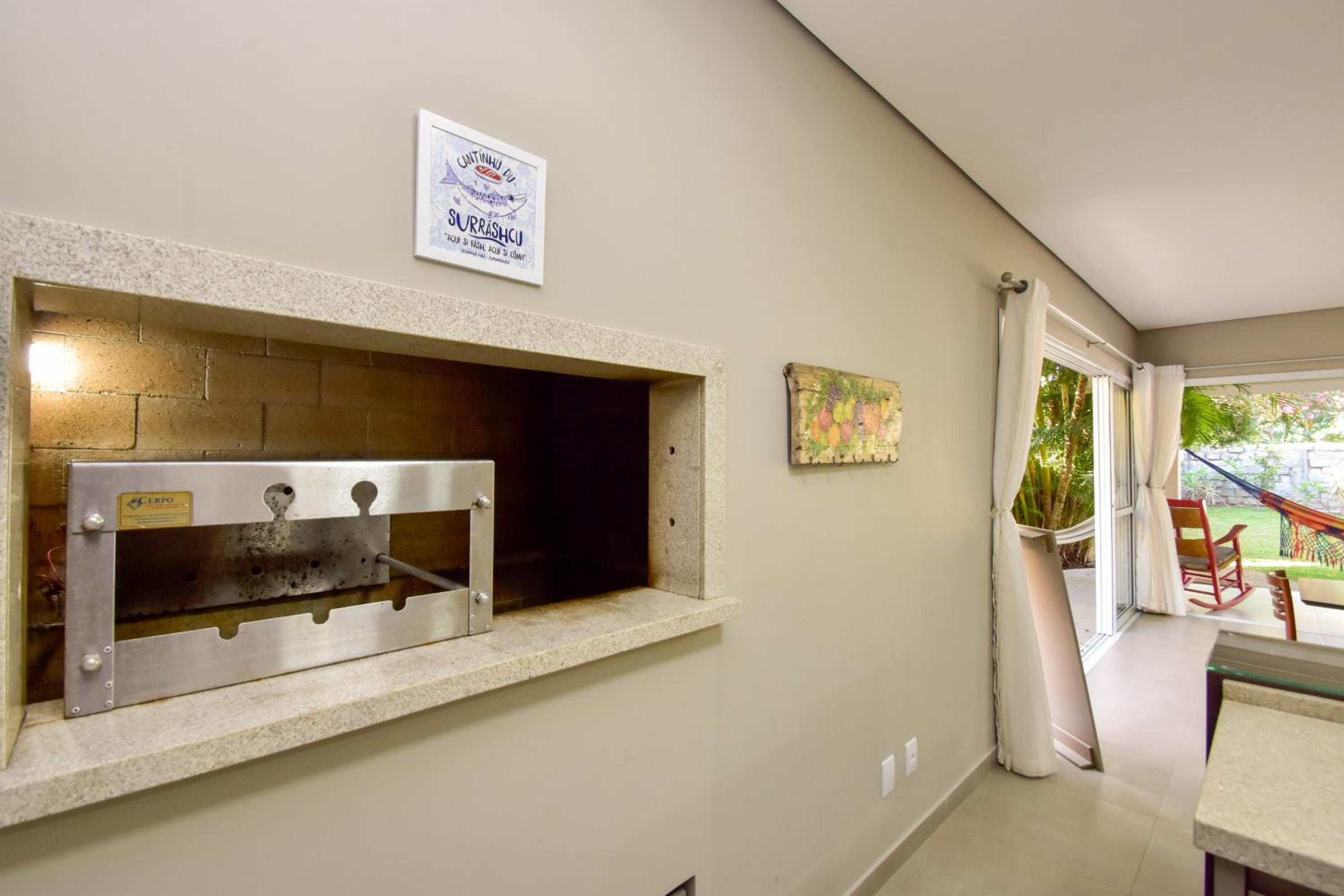 Casa p/ 7 hóspedes, 600m da Praia no Campeche P198